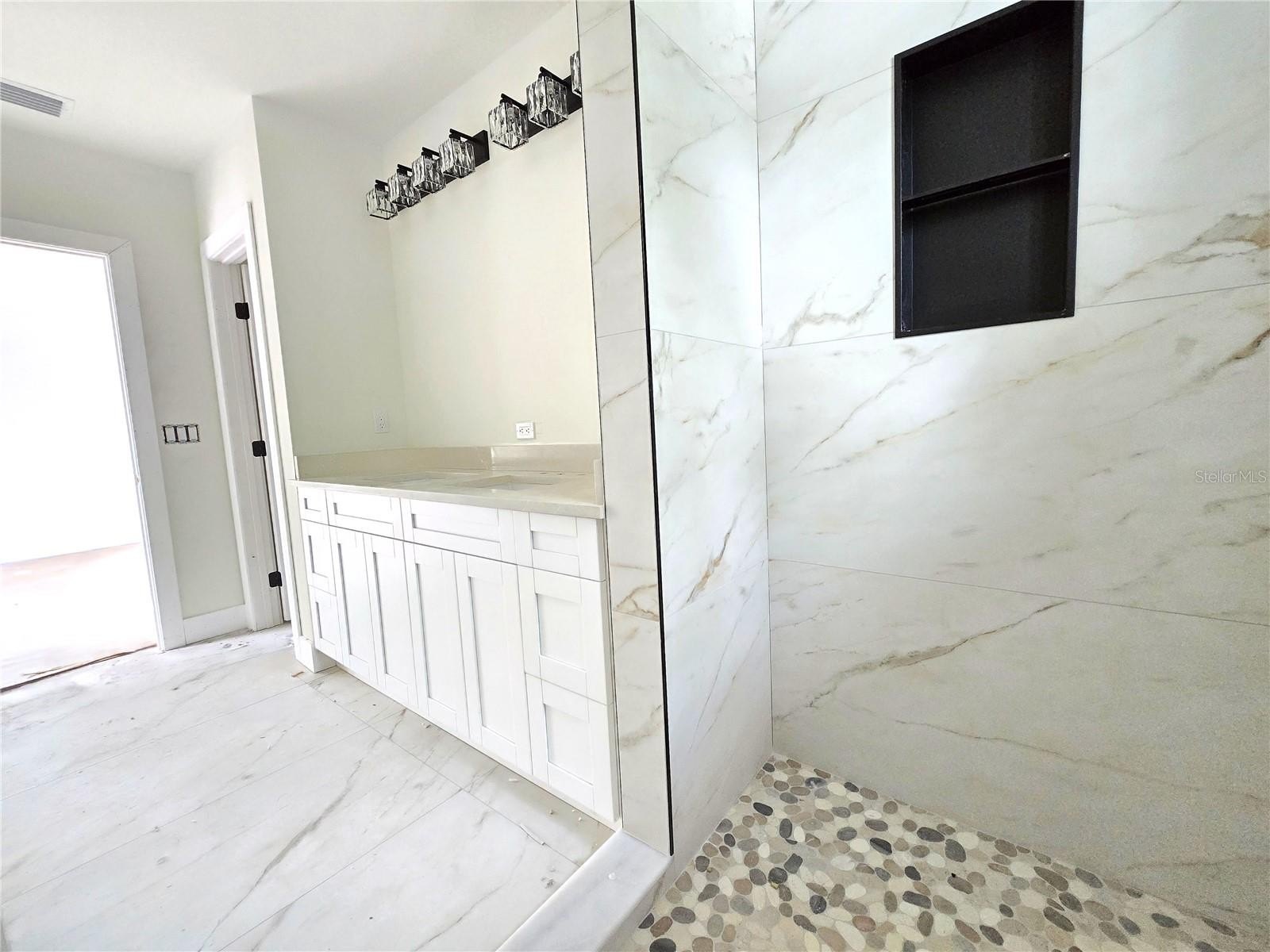 ST PETERSBURG, Florida, 33714, United States, 4 Bedrooms Bedrooms, ,3 BathroomsBathrooms,Residential,For Sale,2036130