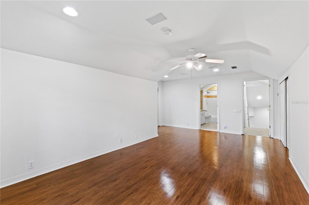 Gainesville, Florida, 32608, United States, 5 Bedrooms Bedrooms, ,4 BathroomsBathrooms,Residential,For Sale,1895414