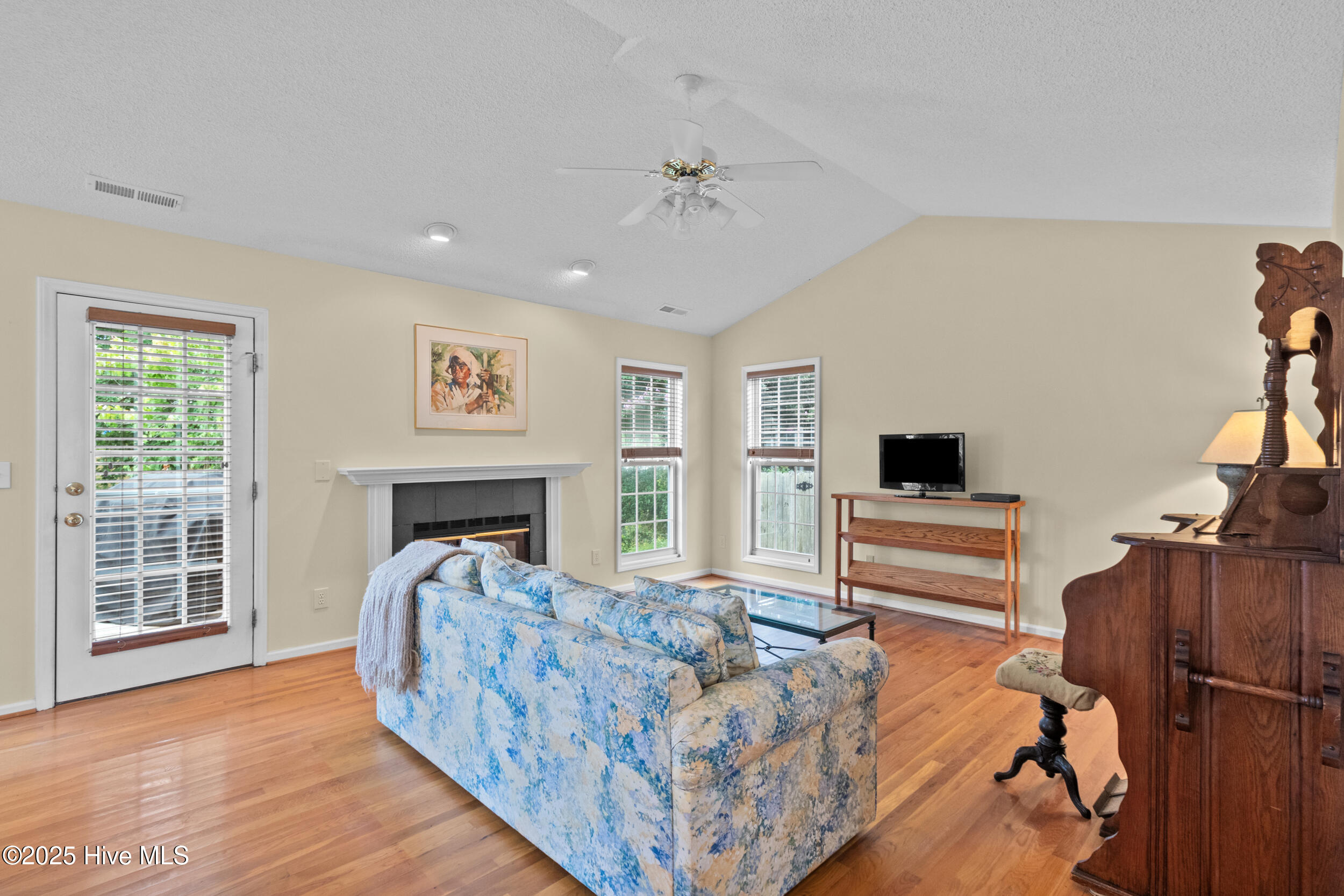 Carolina Beach, North Carolina, 28428, United States, 3 Bedrooms Bedrooms, ,2 BathroomsBathrooms,Residential,For Sale,1890740