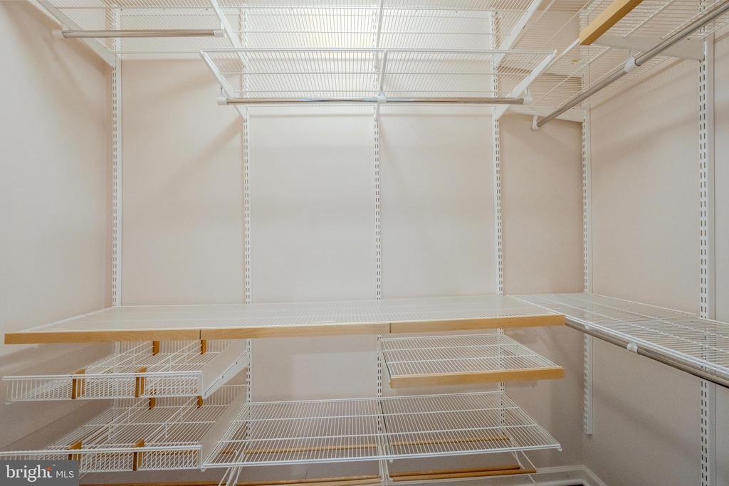 Reston, Virginia, 20194, United States, 4 Bedrooms Bedrooms, ,4 BathroomsBathrooms,Residential,For Sale,2047998