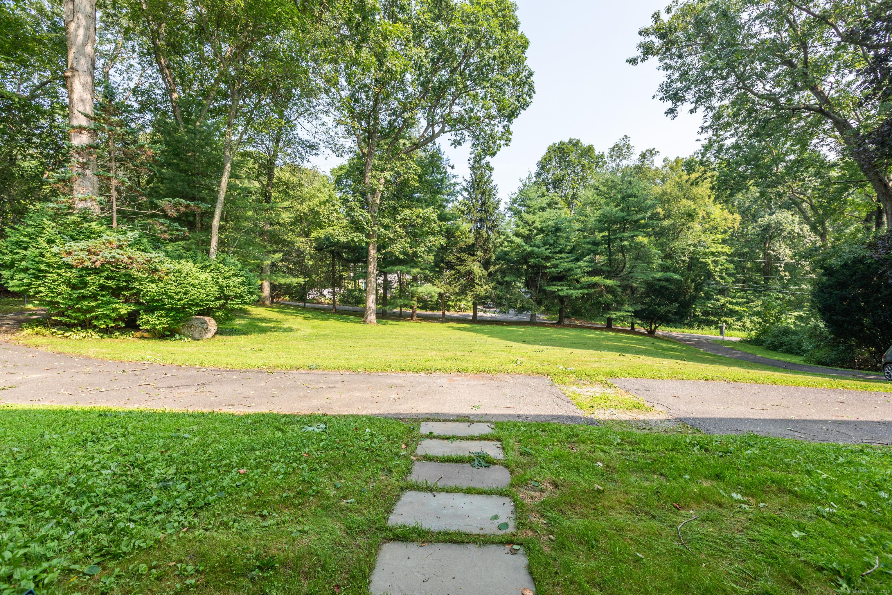Oxford, Connecticut, 06478, United States, 3 Bedrooms Bedrooms, ,2 BathroomsBathrooms,Residential,For Sale,1915972