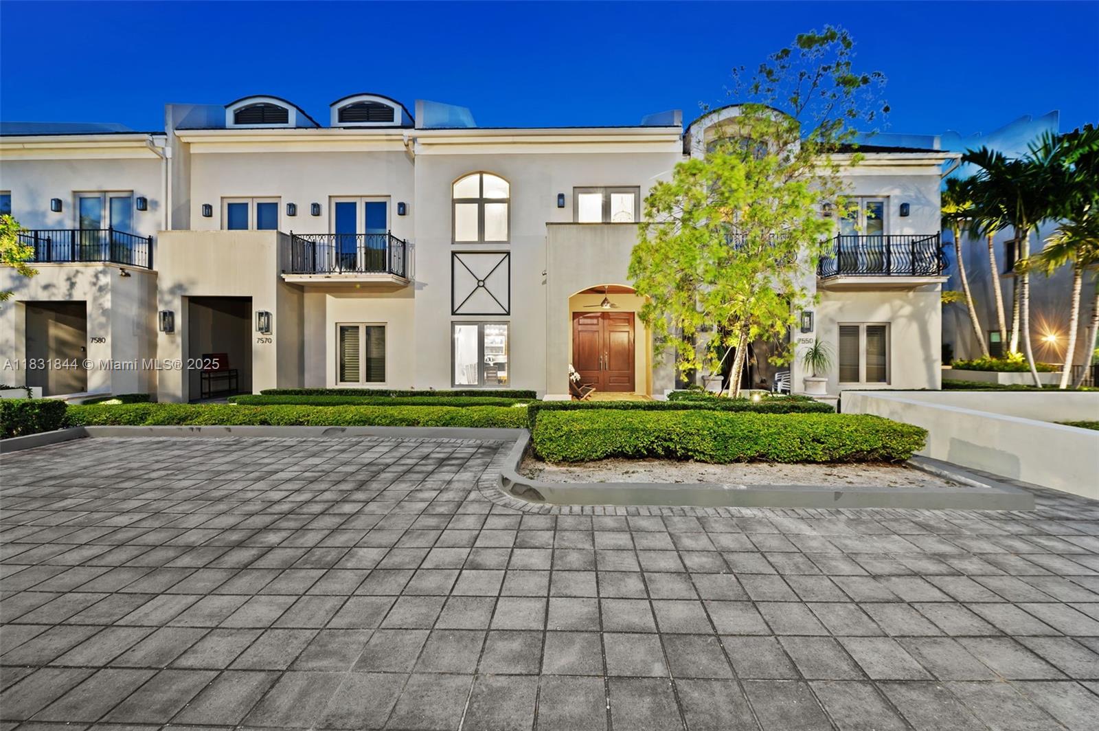 Miami, Florida, 33143, United States, 3 Bedrooms Bedrooms, ,4 BathroomsBathrooms,Residential,For Sale,1885416
