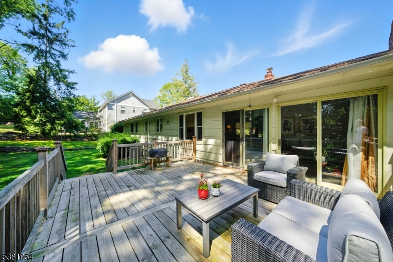 Parsippany-Troy Hills Twp., New Jersey, 07005, United States, 3 Bedrooms Bedrooms, ,2 BathroomsBathrooms,Residential,For Sale,1934343