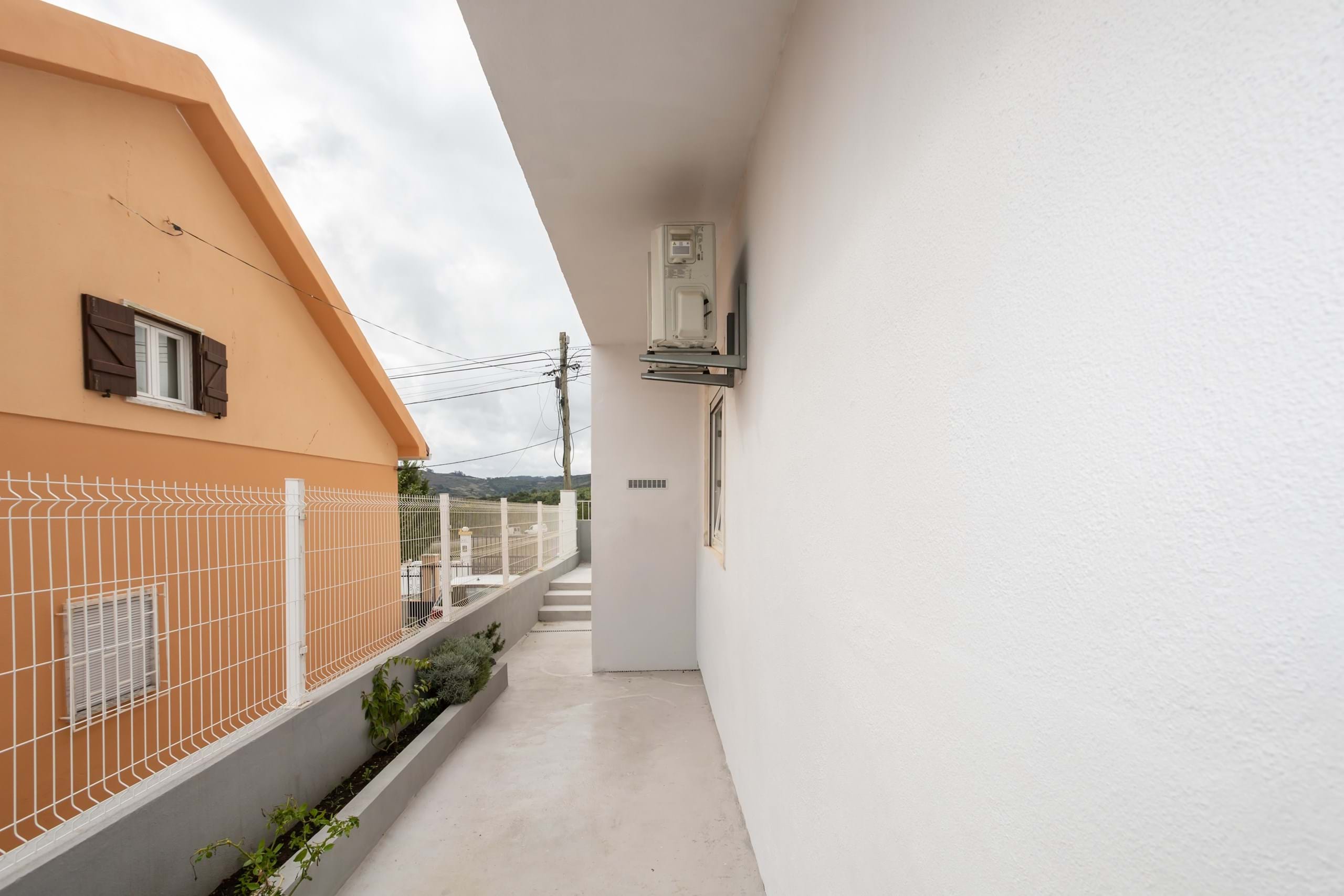 Loures, Lisbon, 2670-560, PT, 5 Bedrooms Bedrooms, ,3 BathroomsBathrooms,Residential,For Sale,1989673