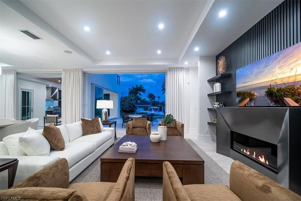 Naples, Florida, 34102, United States, 4 Bedrooms Bedrooms, ,6 BathroomsBathrooms,Residential,For Sale,1908699