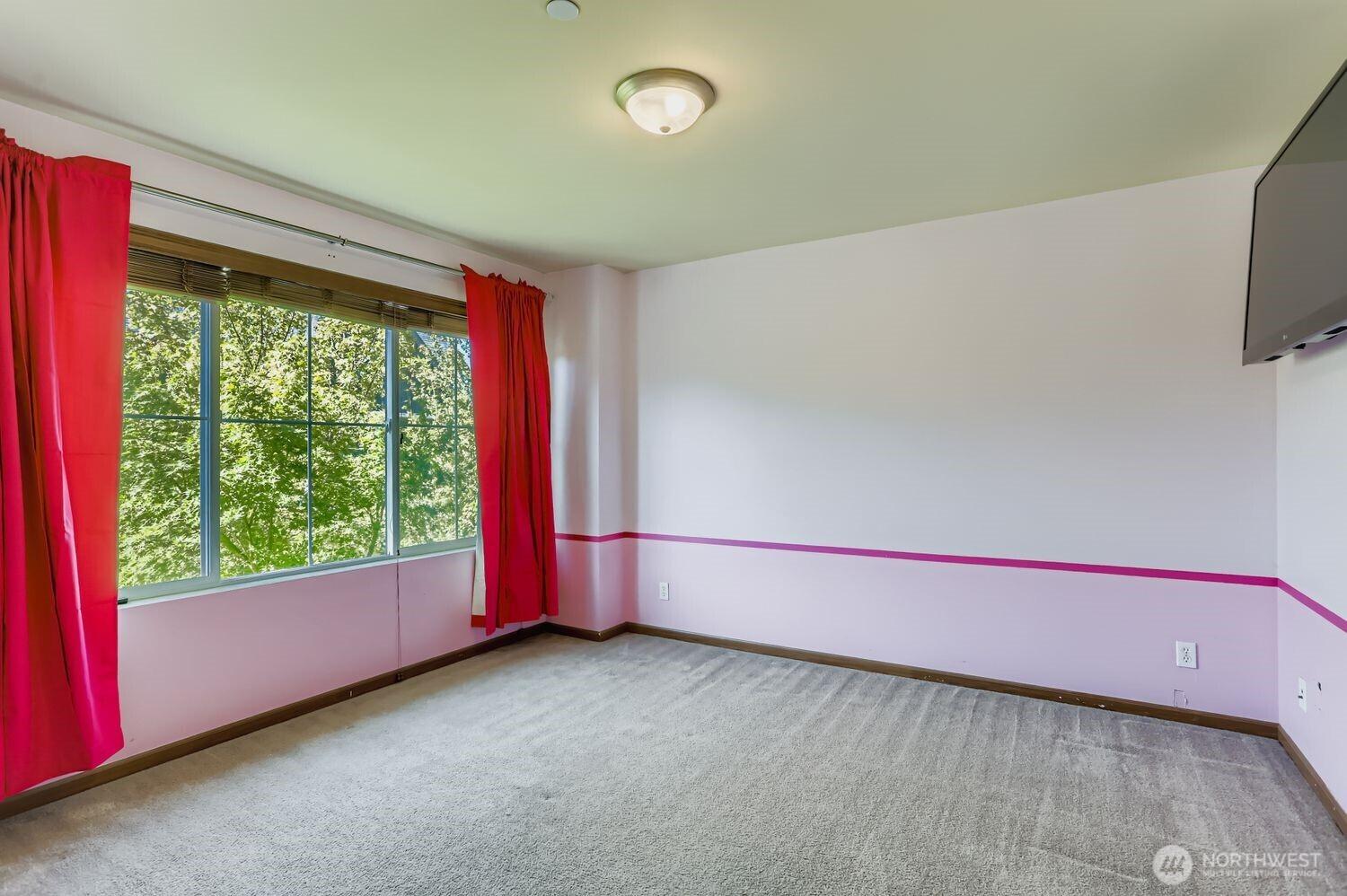 ISSAQUAH, Washington, 98029, United States, 4 Bedrooms Bedrooms, ,2 BathroomsBathrooms,Residential,For Sale,1951162