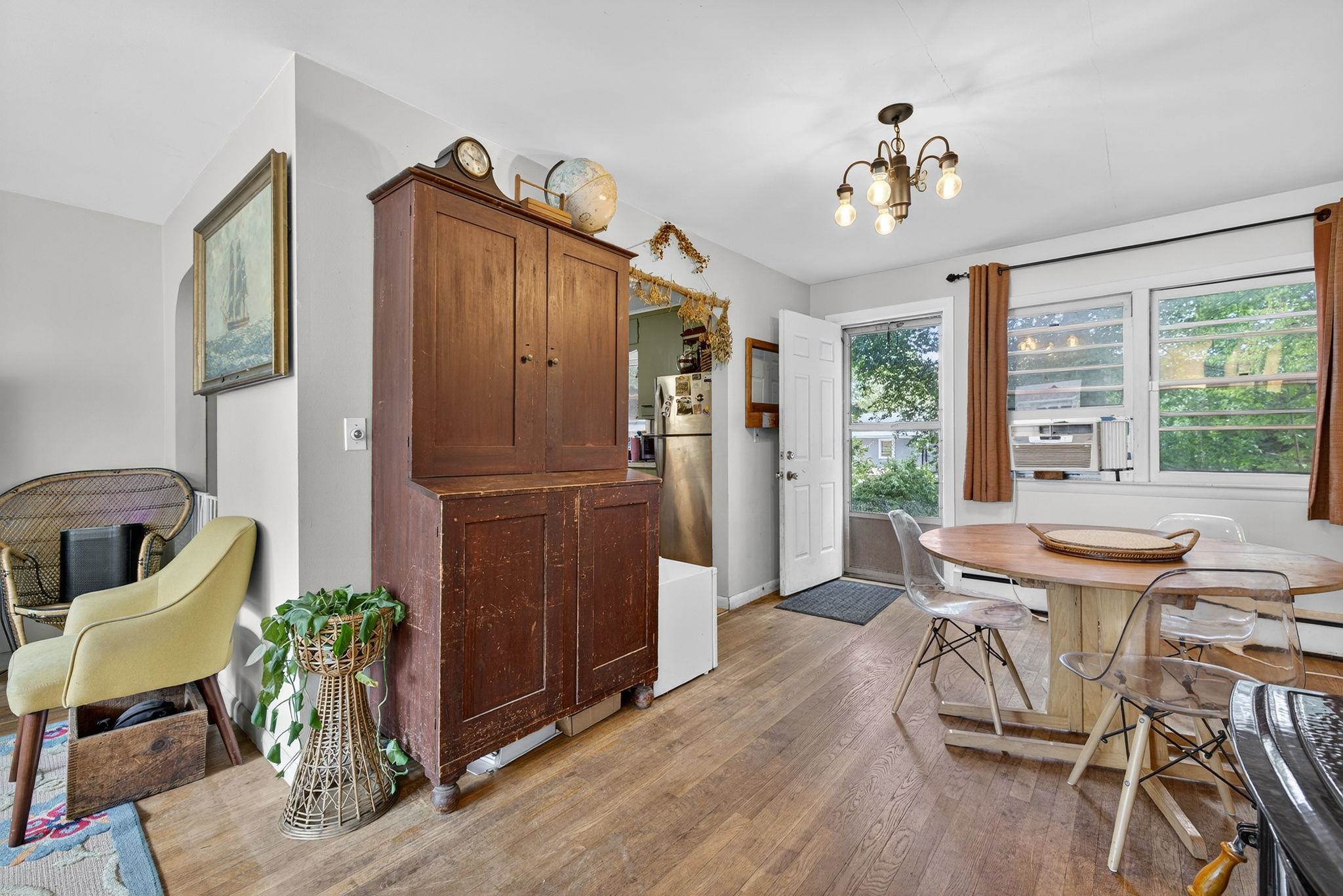 Portsmouth, New Hampshire, 03801, United States, 3 Bedrooms Bedrooms, ,1 BathroomBathrooms,Residential,For Sale,1934652