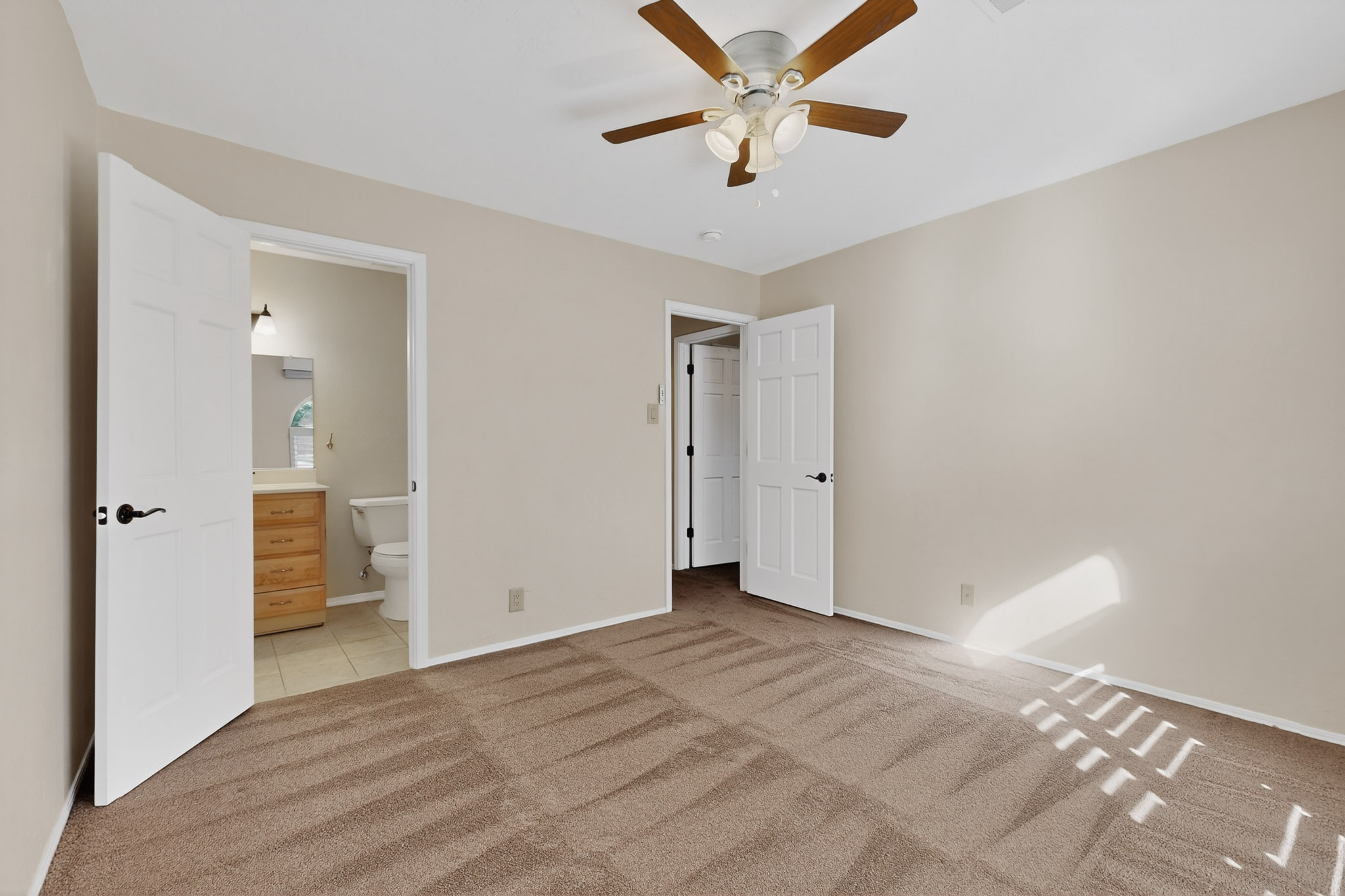 Albuquerque, New Mexico, 87109, United States, 4 Bedrooms Bedrooms, ,3 BathroomsBathrooms,Residential,For Sale,1985766