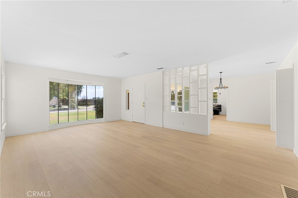 San Bernardino, California, 92405, United States, 3 Bedrooms Bedrooms, ,2 BathroomsBathrooms,Residential,For Sale,1931441