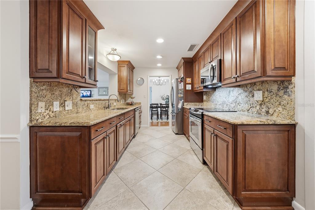 St Petersburg, Florida, 33703, United States, 4 Bedrooms Bedrooms, ,4 BathroomsBathrooms,Residential,For Sale,2002188