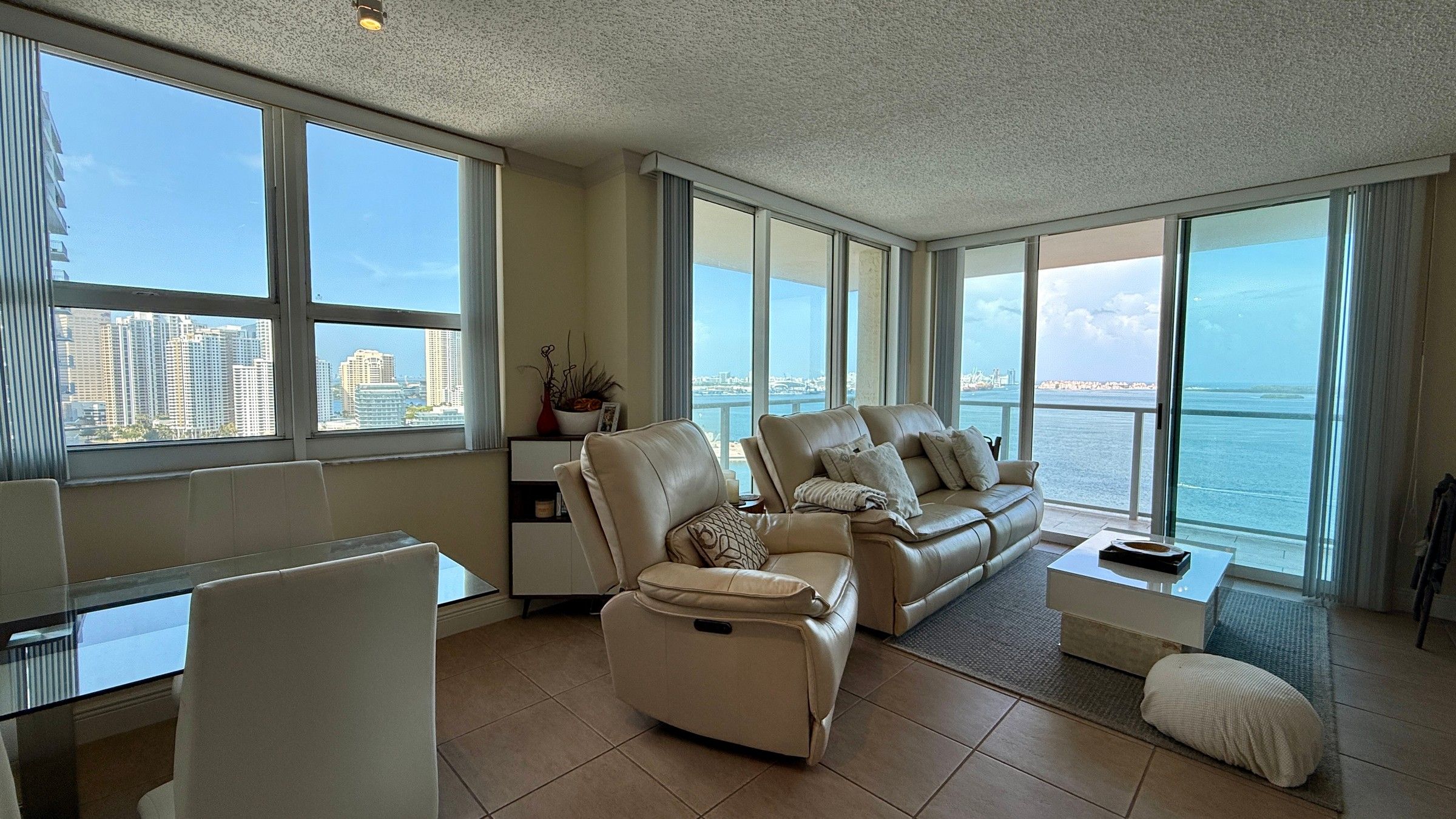  1155 Brickell Bay Dr, Miami, FL, 33131 - 物件實景