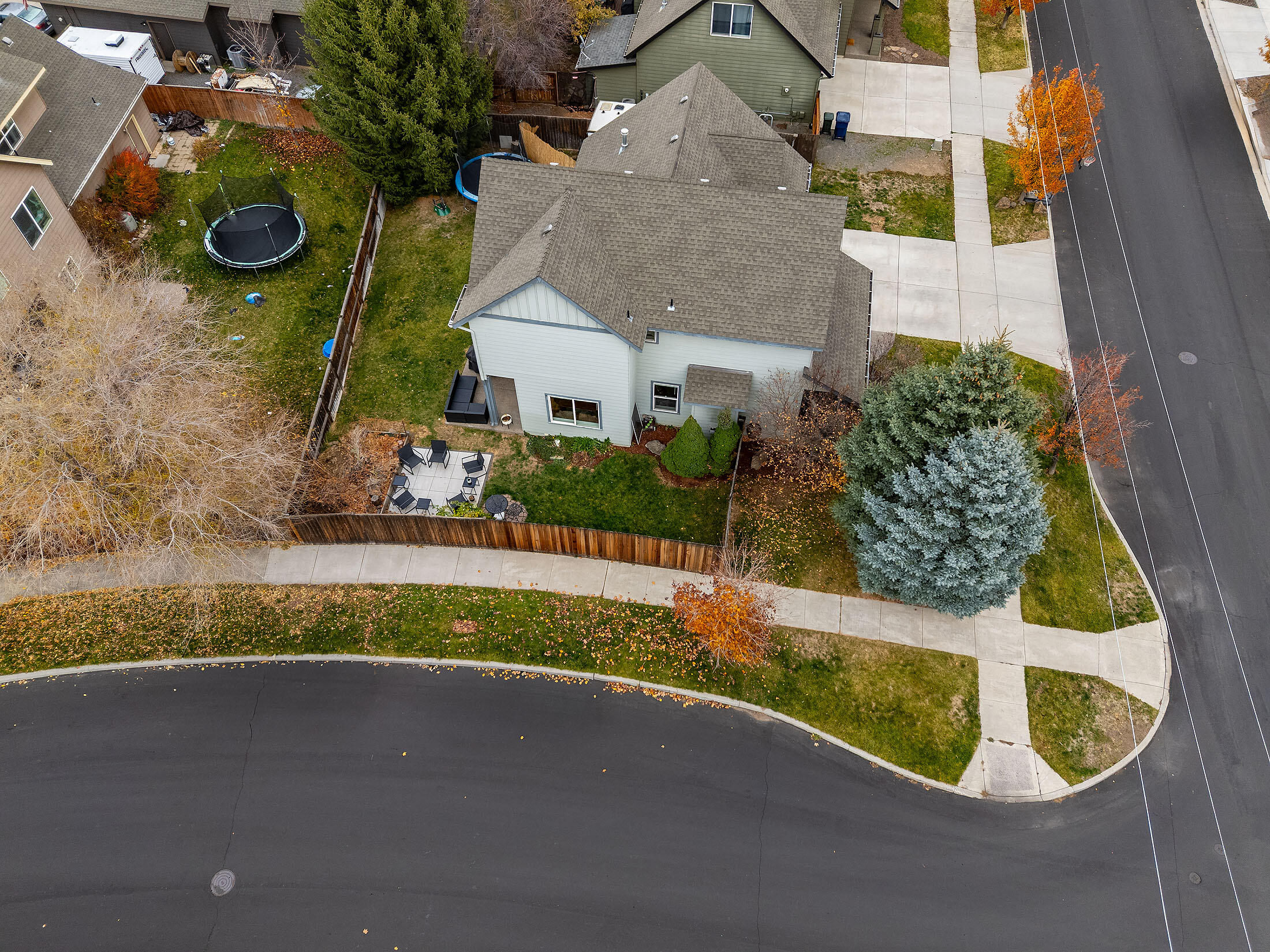 Bend, Oregon, 97701, United States, 3 Bedrooms Bedrooms, ,3 BathroomsBathrooms,Residential,For Sale,1991752