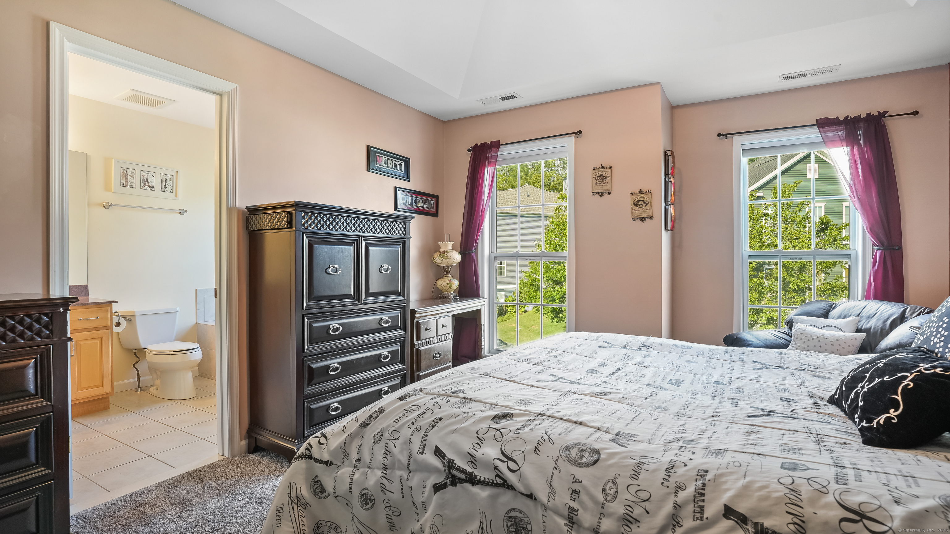 Danbury, Connecticut, 06810, United States, 2 Bedrooms Bedrooms, ,3 BathroomsBathrooms,Residential,For Sale,1925602