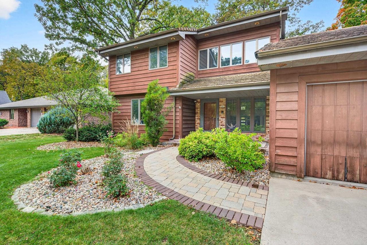 Oshkosh, Wisconsin, 54904, United States, 4 Bedrooms Bedrooms, ,3 BathroomsBathrooms,Residential,For Sale,1978045