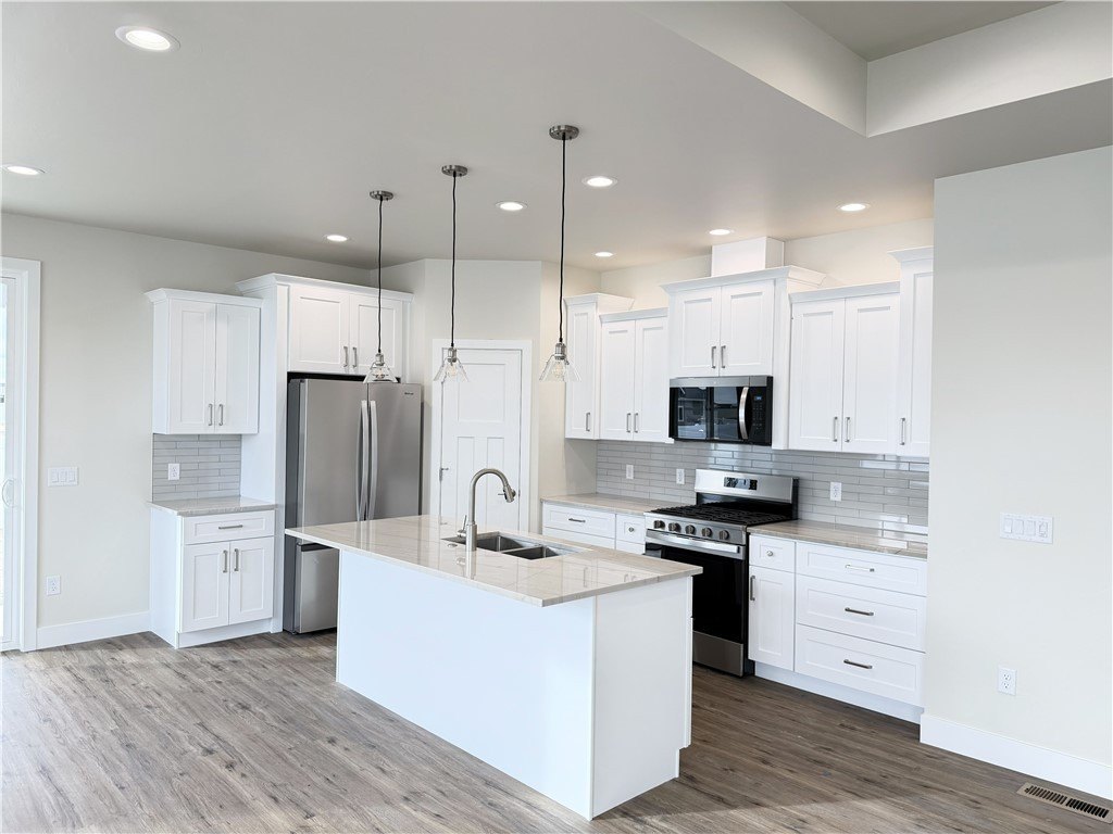 Billings, Montana, 59106, United States, 4 Bedrooms Bedrooms, ,3 BathroomsBathrooms,Residential,For Sale,1978056