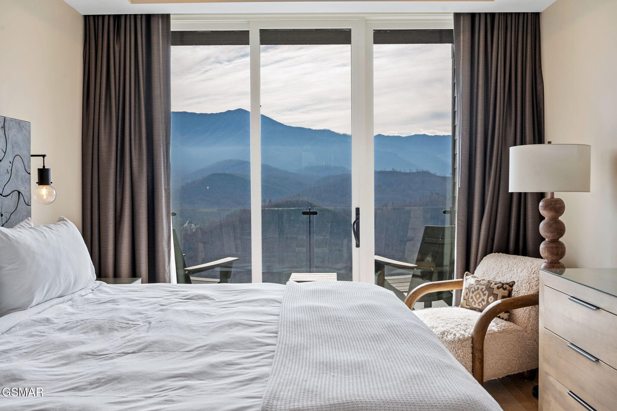 Gatlinburg, Tennessee, 37738, United States, 3 Bedrooms Bedrooms, ,4 BathroomsBathrooms,Residential,For Sale,1977552