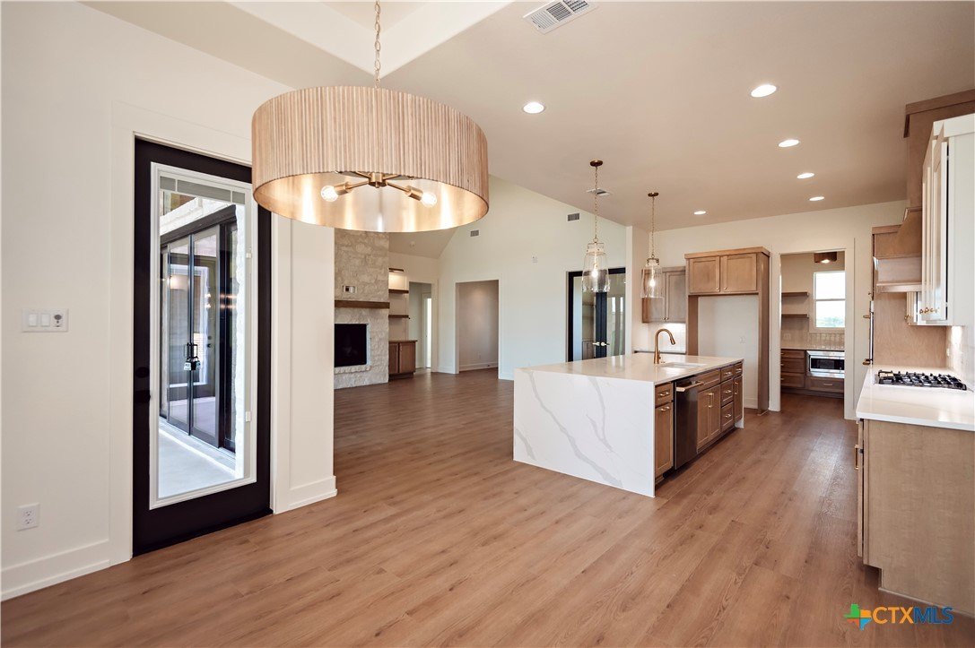 Salado, Texas, 76571, United States, 4 Bedrooms Bedrooms, ,4 BathroomsBathrooms,Residential,For Sale,1900764