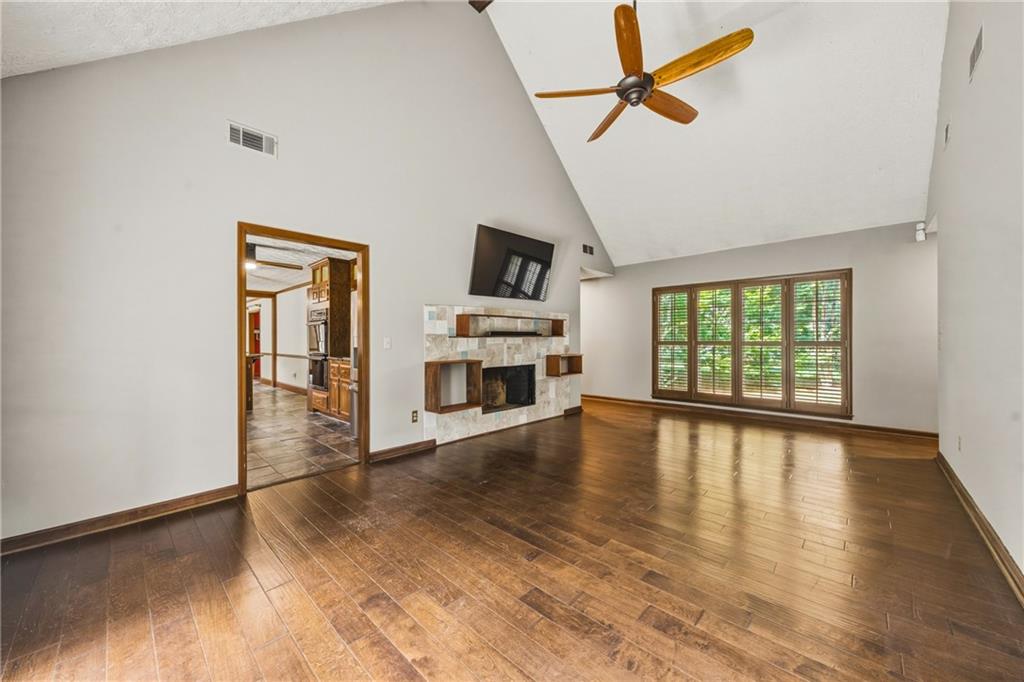 Roswell, Georgia, 30076, United States, 4 Bedrooms Bedrooms, ,3 BathroomsBathrooms,Residential,For Sale,2049337