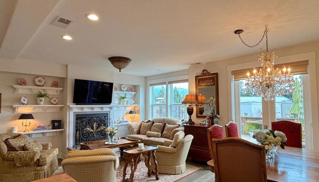 Aptos, California, 95003, United States, 3 Bedrooms Bedrooms, ,3 BathroomsBathrooms,Residential,For Sale,2030323