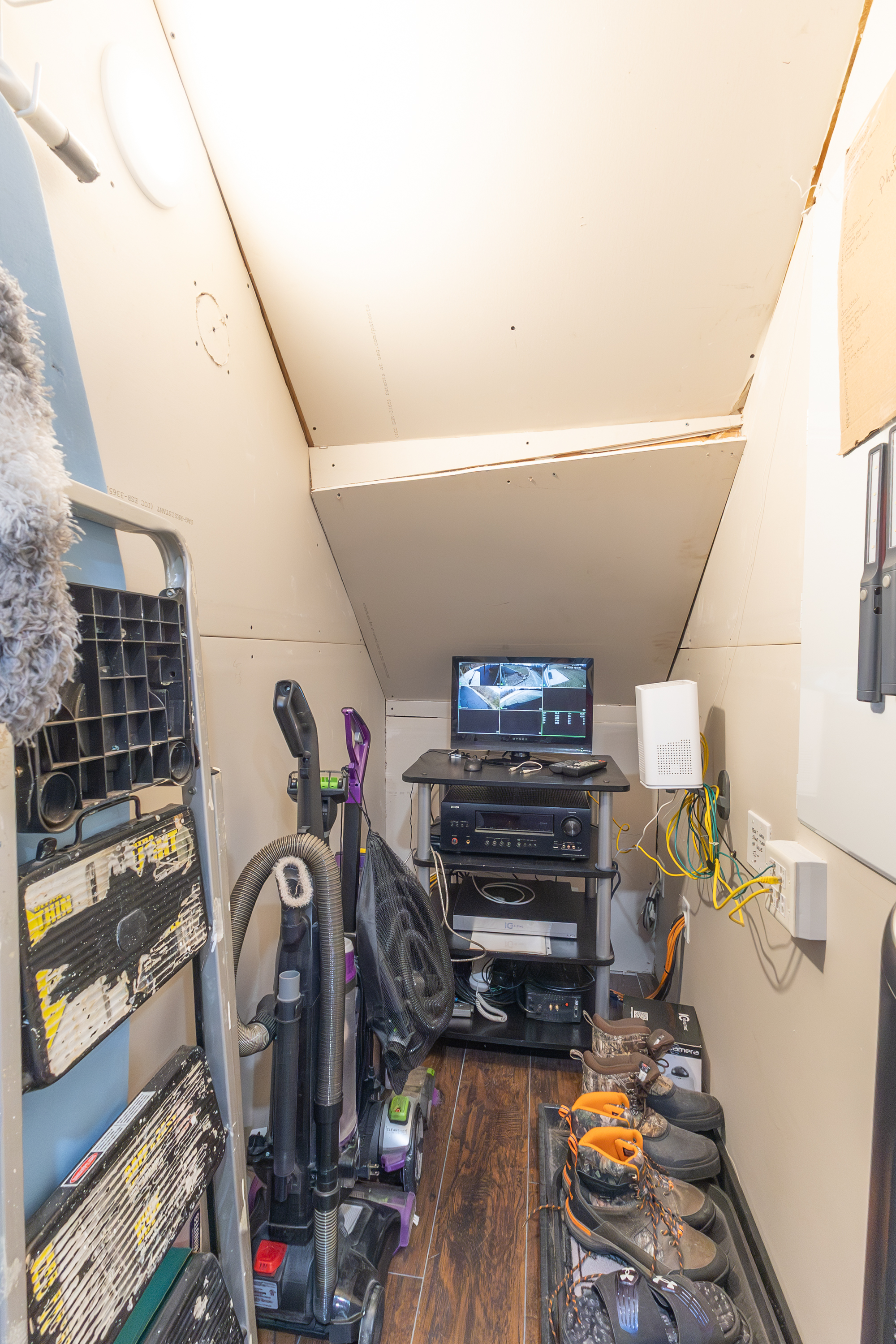 Hartsburg, Missouri, 65039, United States, 3 Bedrooms Bedrooms, ,Residential,For Sale,2010834