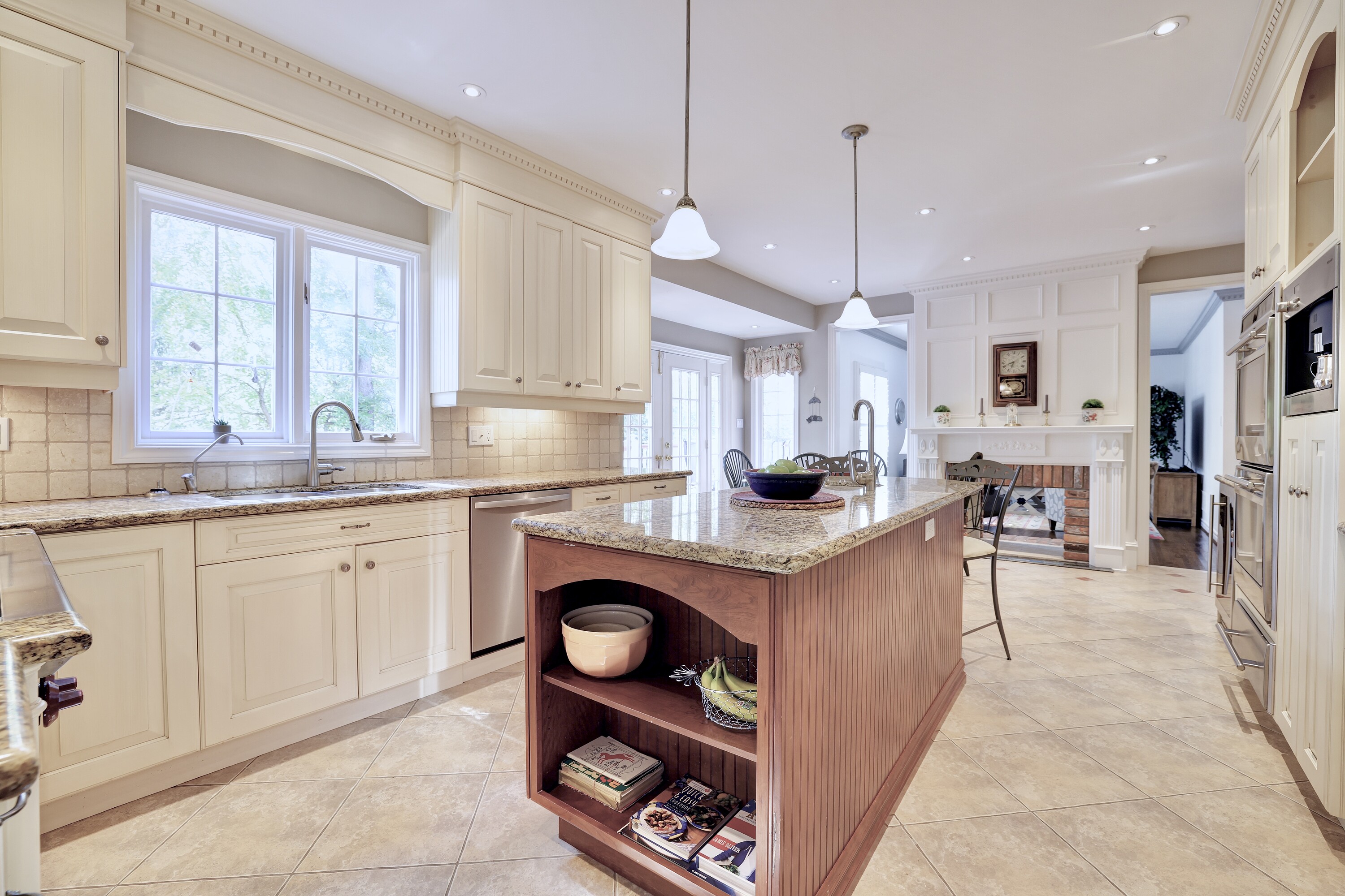  Lorne Park Executive Home - 物件實景