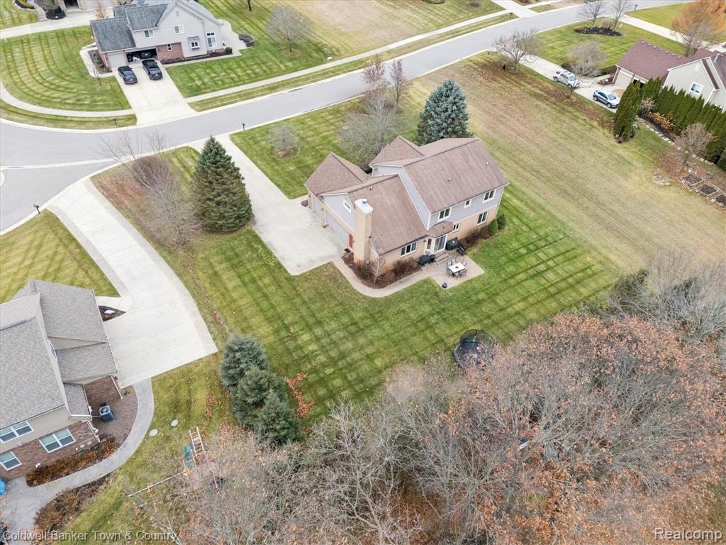 Highland, Michigan, 48357, United States, 4 Bedrooms Bedrooms, ,4 BathroomsBathrooms,Residential,For Sale,2003066