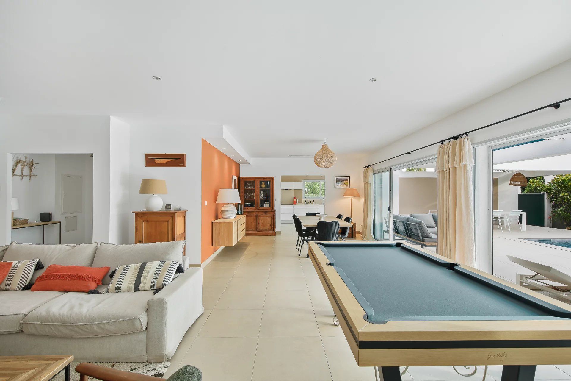 Hyères, Provence-Alpes-Côte d’Azur, 83400, FR, 4 Bedrooms Bedrooms, ,4 BathroomsBathrooms,Residential,For Sale,1991798