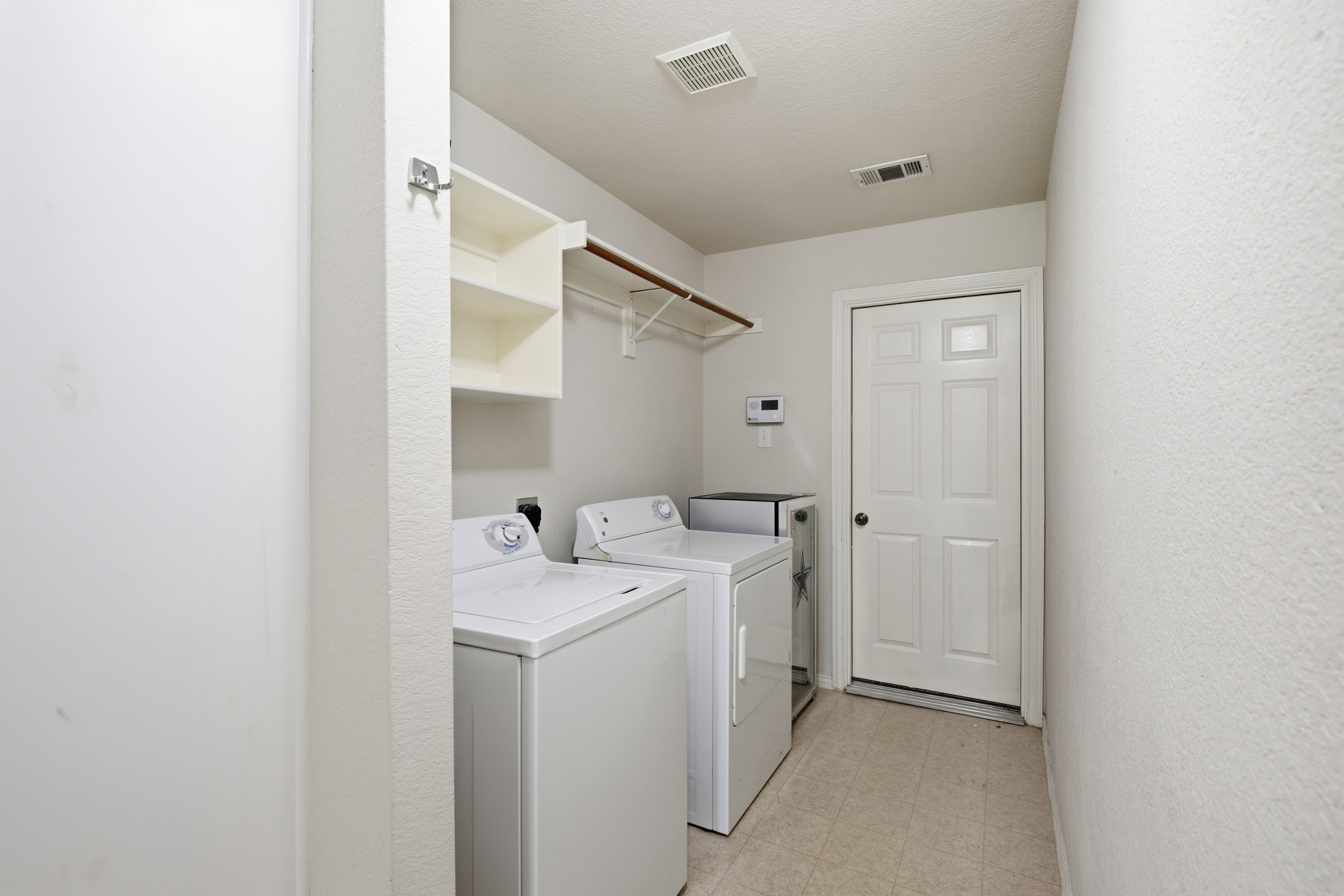  A Beautifully Enhanced McKinney Home Offering Modern Comfort and Privacy - 物件實景