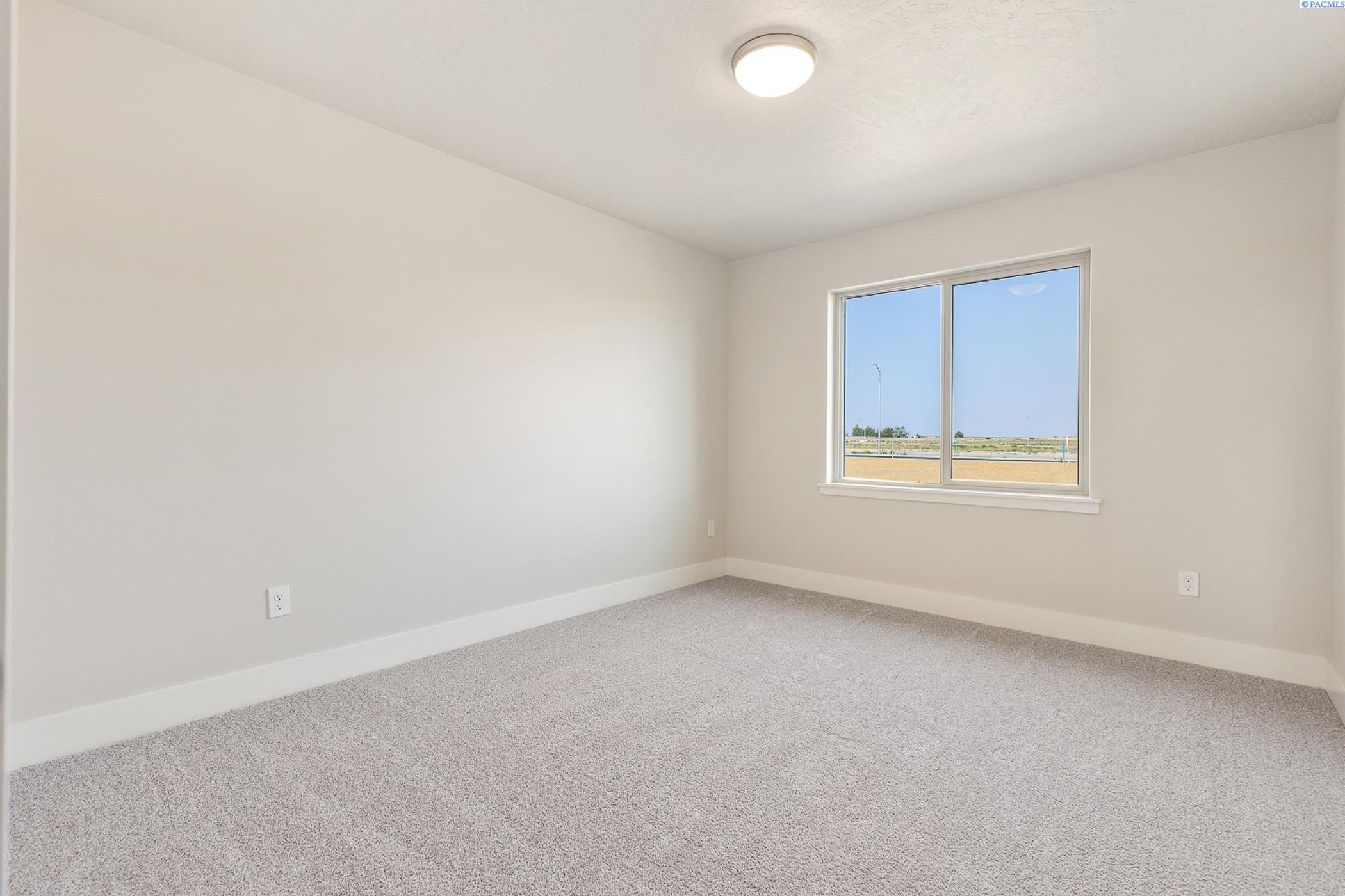 Pasco, Washington, 99301, United States, 4 Bedrooms Bedrooms, ,2 BathroomsBathrooms,Residential,For Sale,1806479
