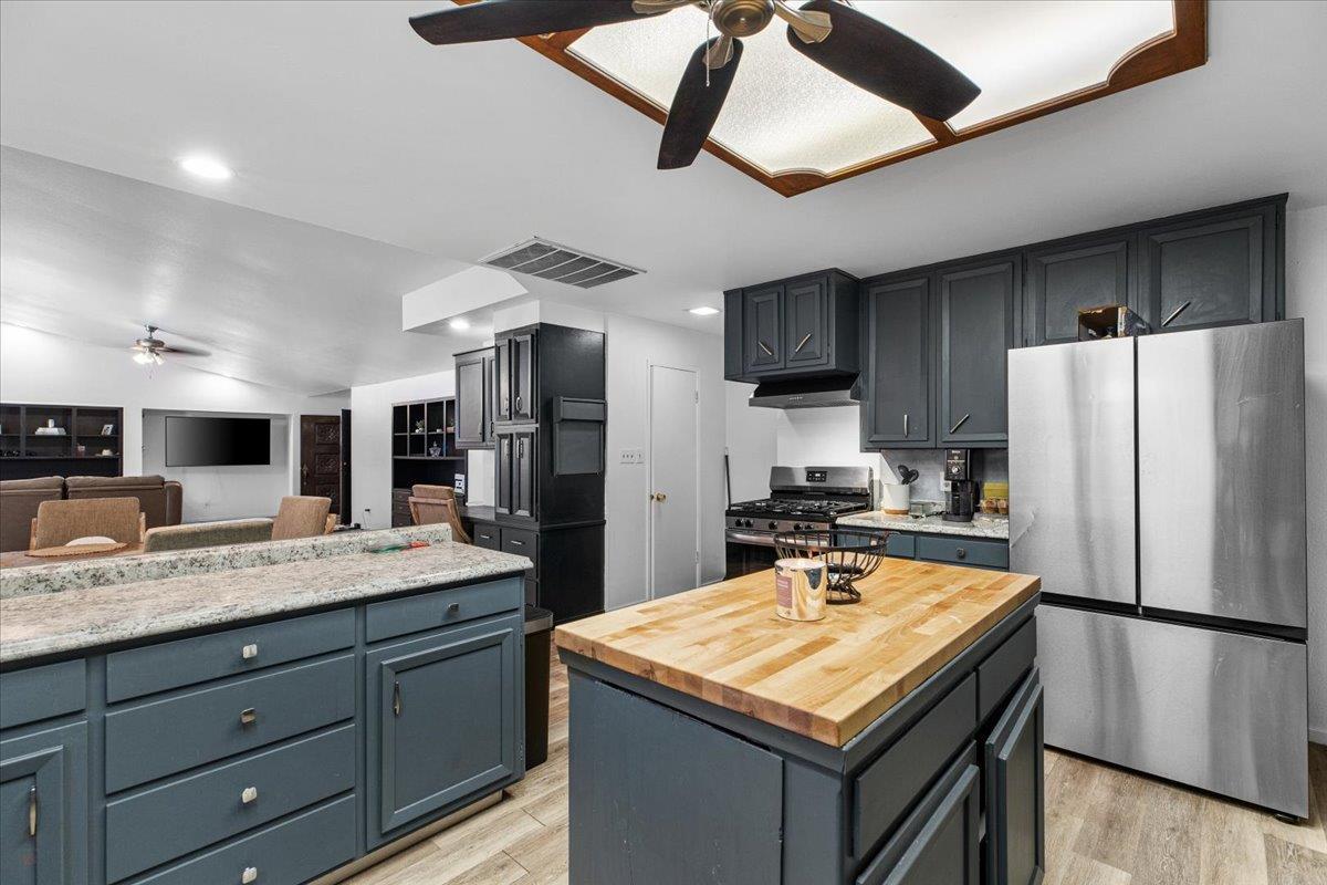 Escalon, California, 95320, United States, 6 Bedrooms Bedrooms, ,3 BathroomsBathrooms,Residential,For Sale,1977867