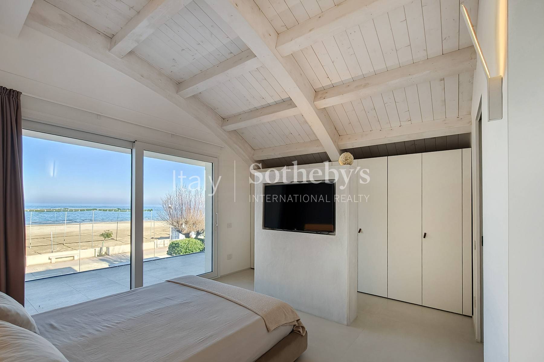  Rare Contemporary Seafront Residence in Le Marche - 物件實景