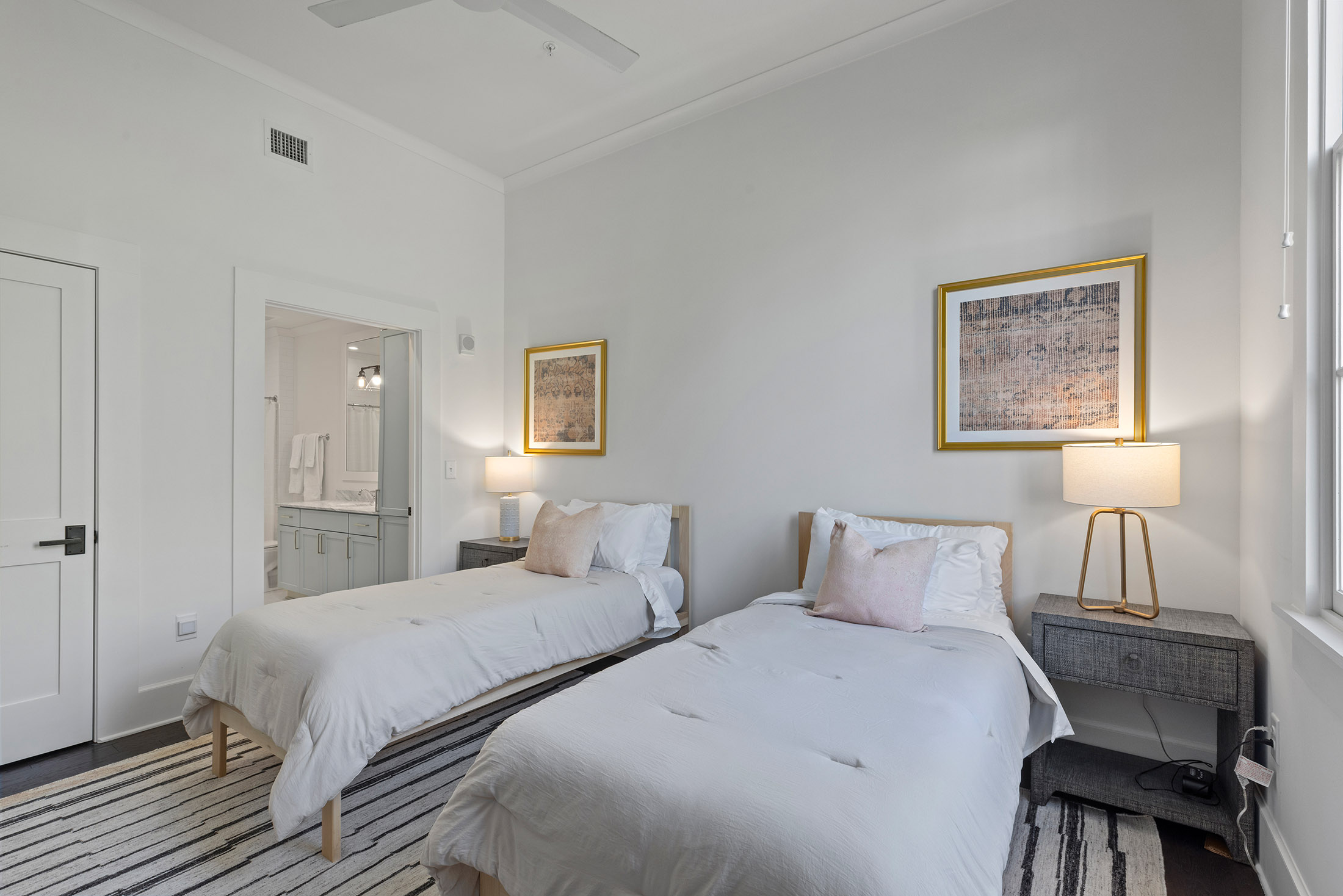  Top Floor, Corner Condo Overlooking Serenbe Stables - 物件實景