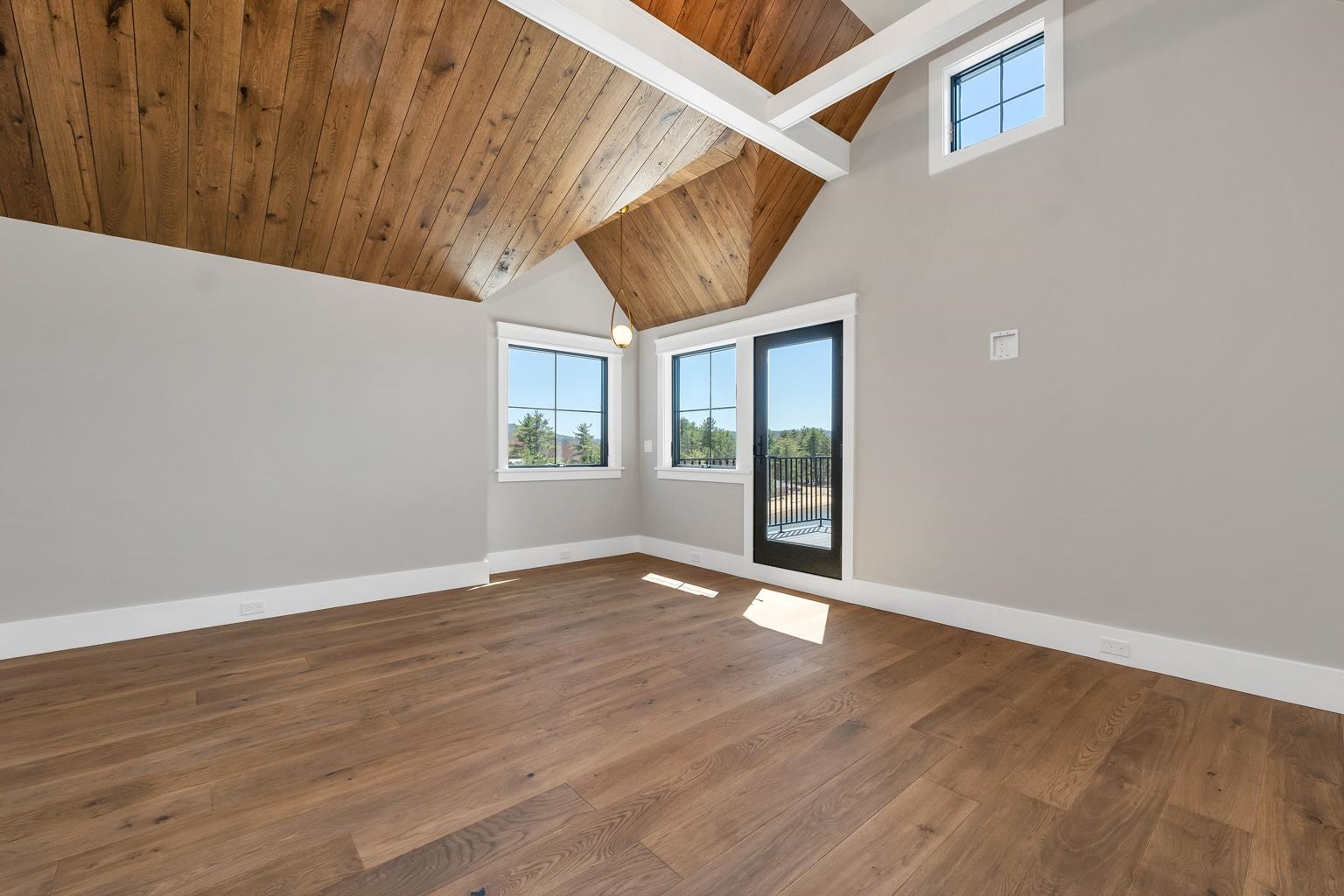 Gilford, New Hampshire, 03249, United States, 5 Bedrooms Bedrooms, ,6 BathroomsBathrooms,Residential,For Sale,1794777