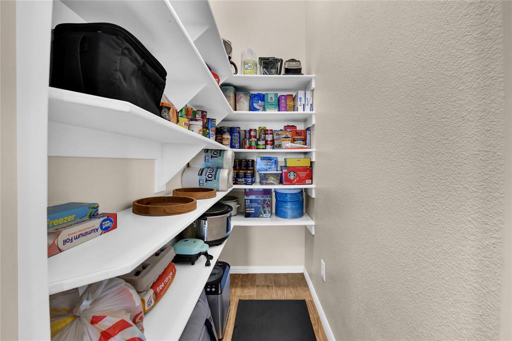 Weatherford, Texas, 76088, United States, 4 Bedrooms Bedrooms, ,3 BathroomsBathrooms,Residential,For Sale,2006084