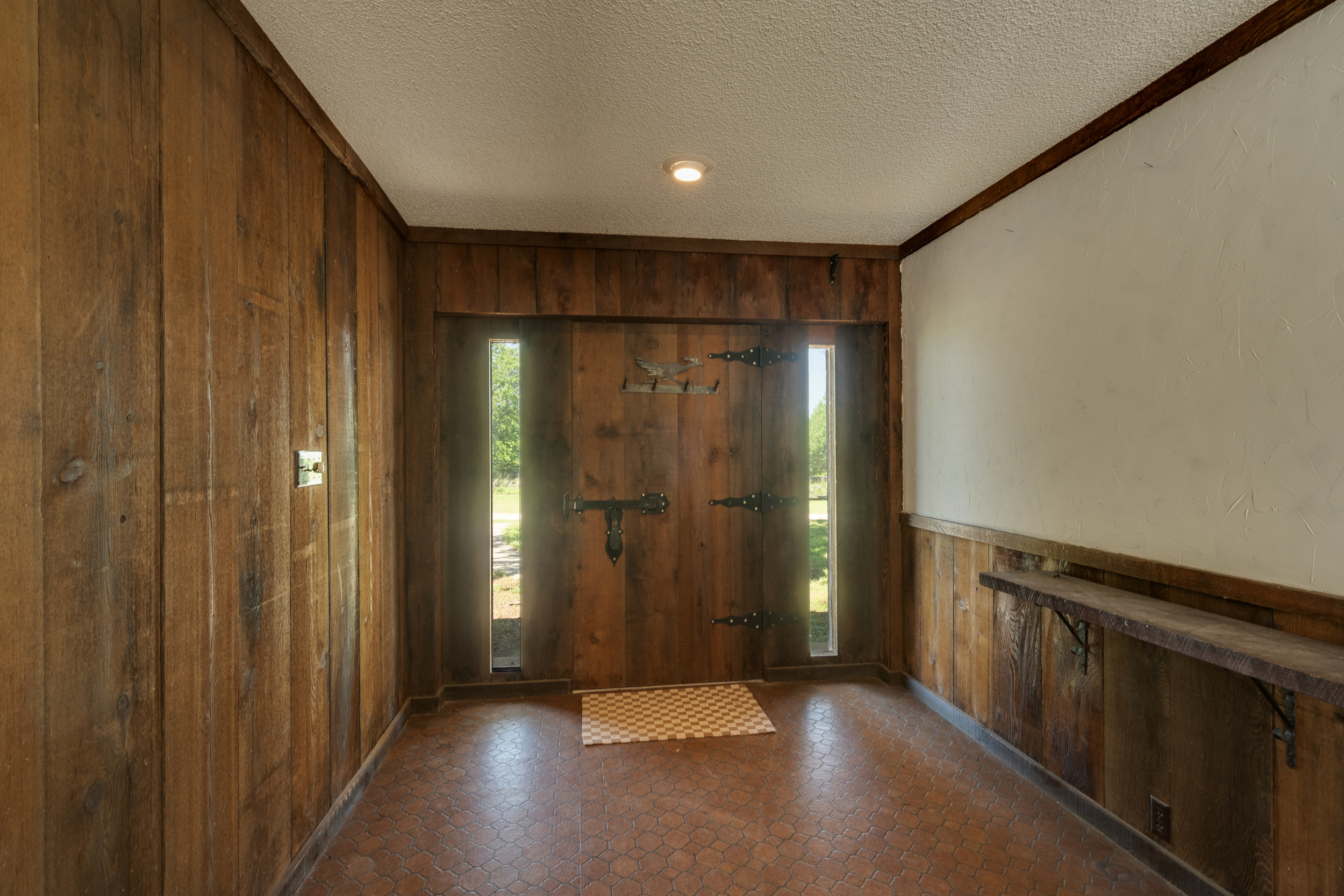  Ranch Style Rock Home on Private 80 Acres - 物件實景
