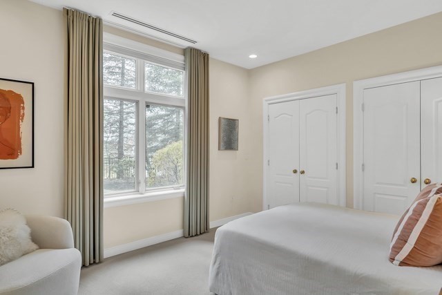 Brookline, Massachusetts, 02445, United States, 3 Bedrooms Bedrooms, ,4 BathroomsBathrooms,Residential,For Sale,1745754