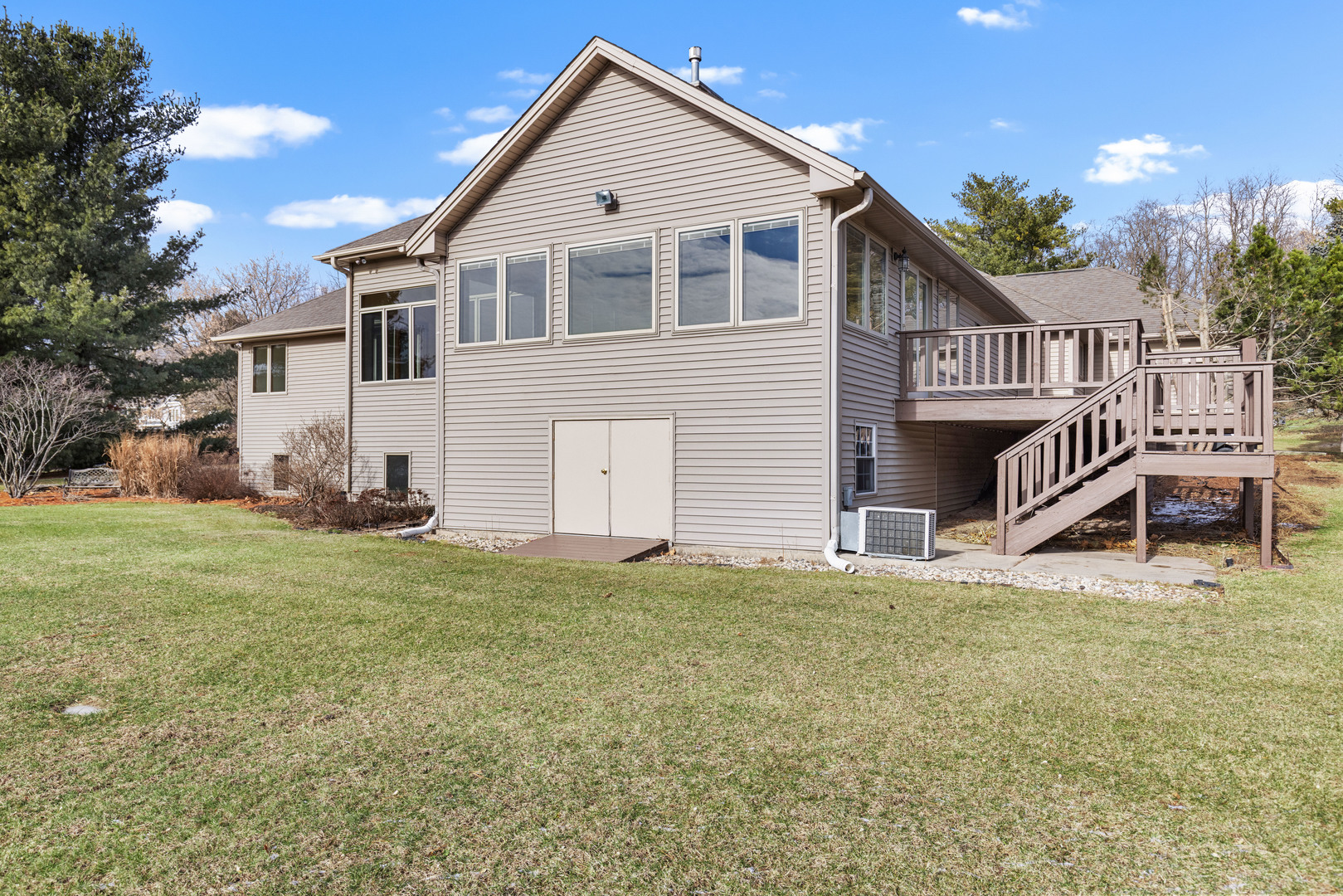 Roscoe, Illinois, 61073, United States, 3 Bedrooms Bedrooms, ,4 BathroomsBathrooms,Residential,For Sale,2011346