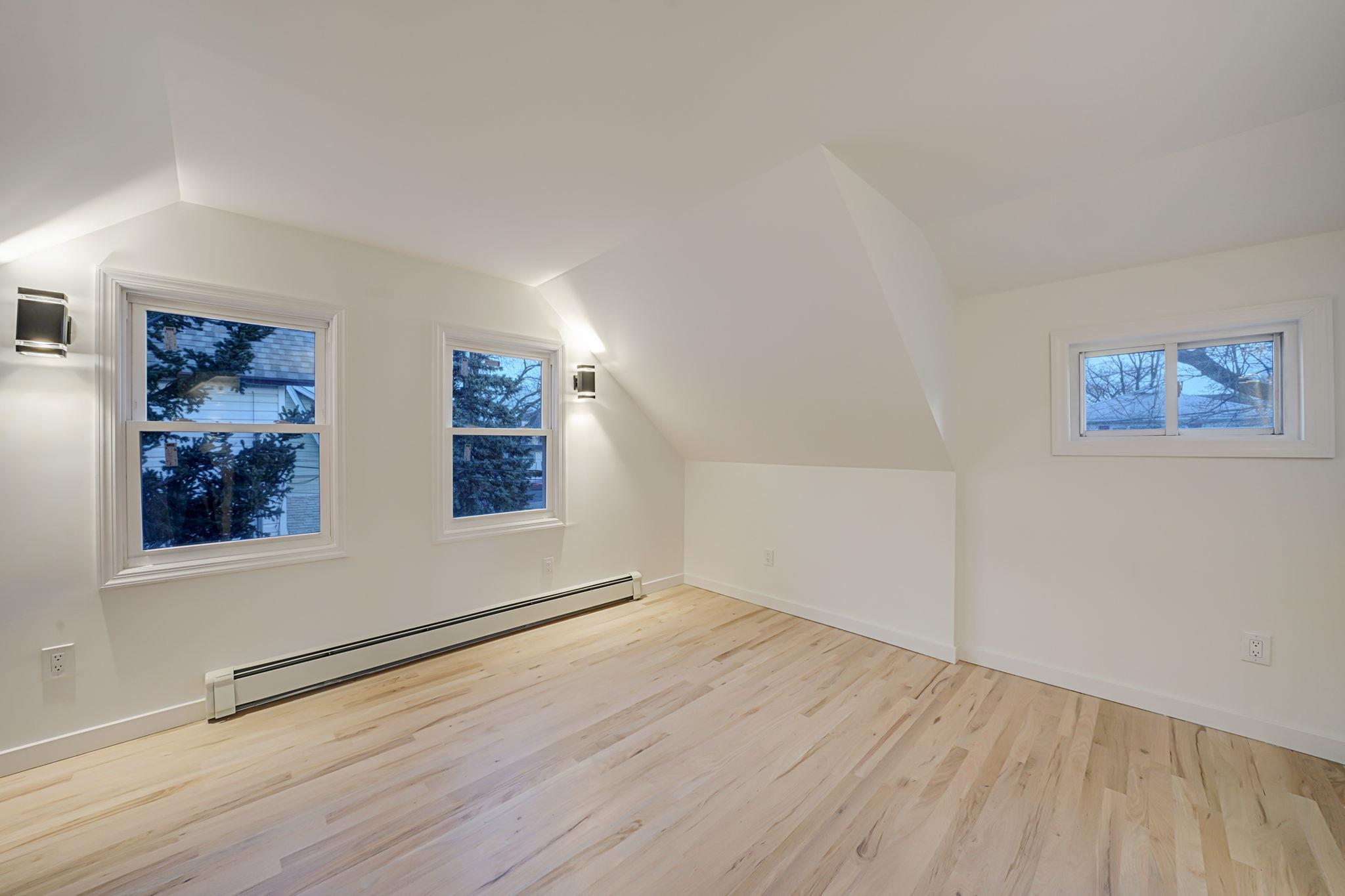 Valley Stream, New York, 11580, United States, 4 Bedrooms Bedrooms, ,2 BathroomsBathrooms,Residential,For Sale,1700084