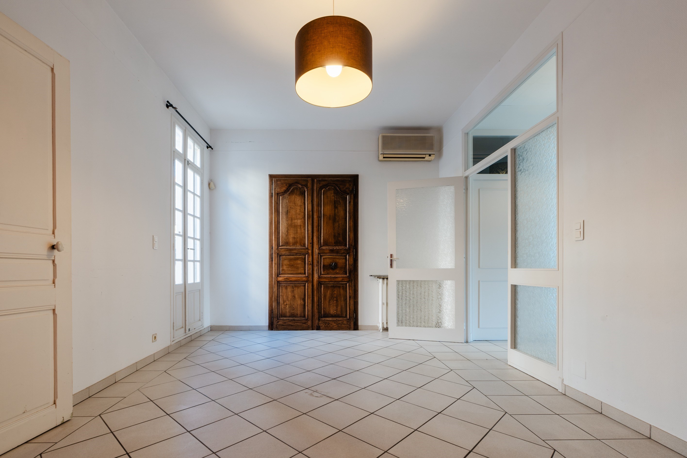  Character Townhouse with Parquet Floors, Terrace and Parking – Central Perpignan - 物件實景