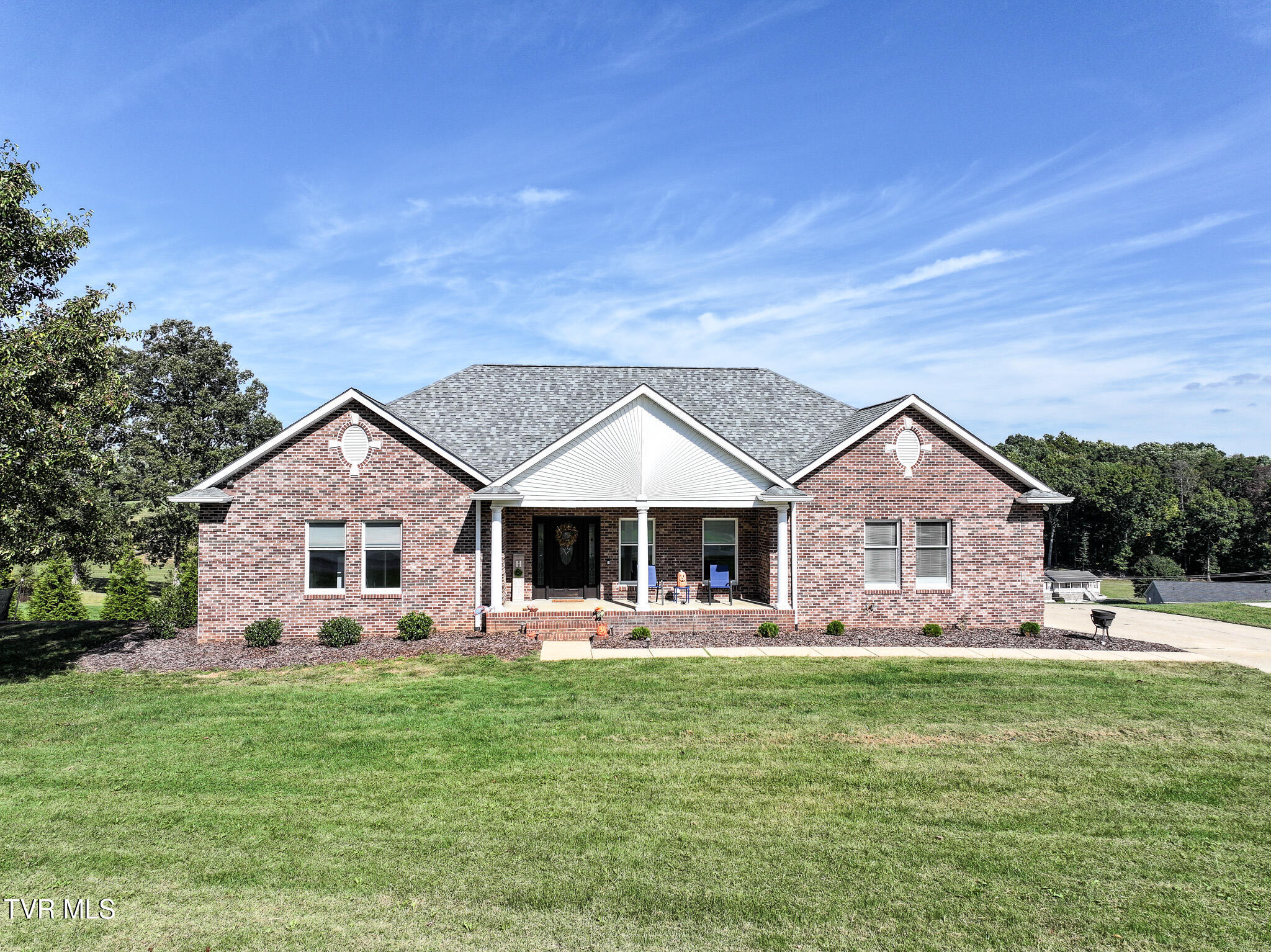 Greeneville, Tennessee, 37743, United States, 4 Bedrooms Bedrooms, ,3 BathroomsBathrooms,Residential,For Sale,1997780