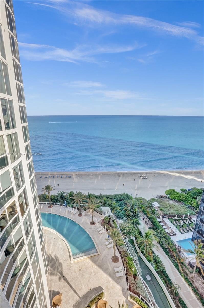Sunny Isles Beach, Florida, 33160, United States, 2 Bedrooms Bedrooms, ,3 BathroomsBathrooms,Residential,For Sale,1794345