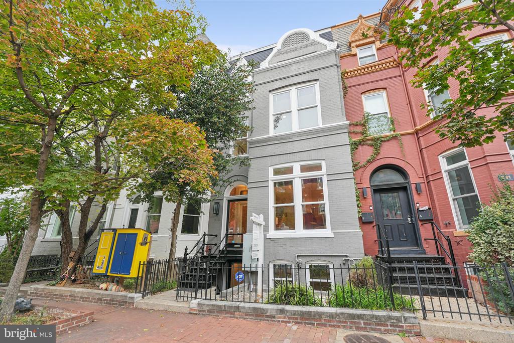 Washington, District of Columbia, 20001, United States, 6 Bedrooms Bedrooms, ,6 BathroomsBathrooms,Residential,For Sale,1983569