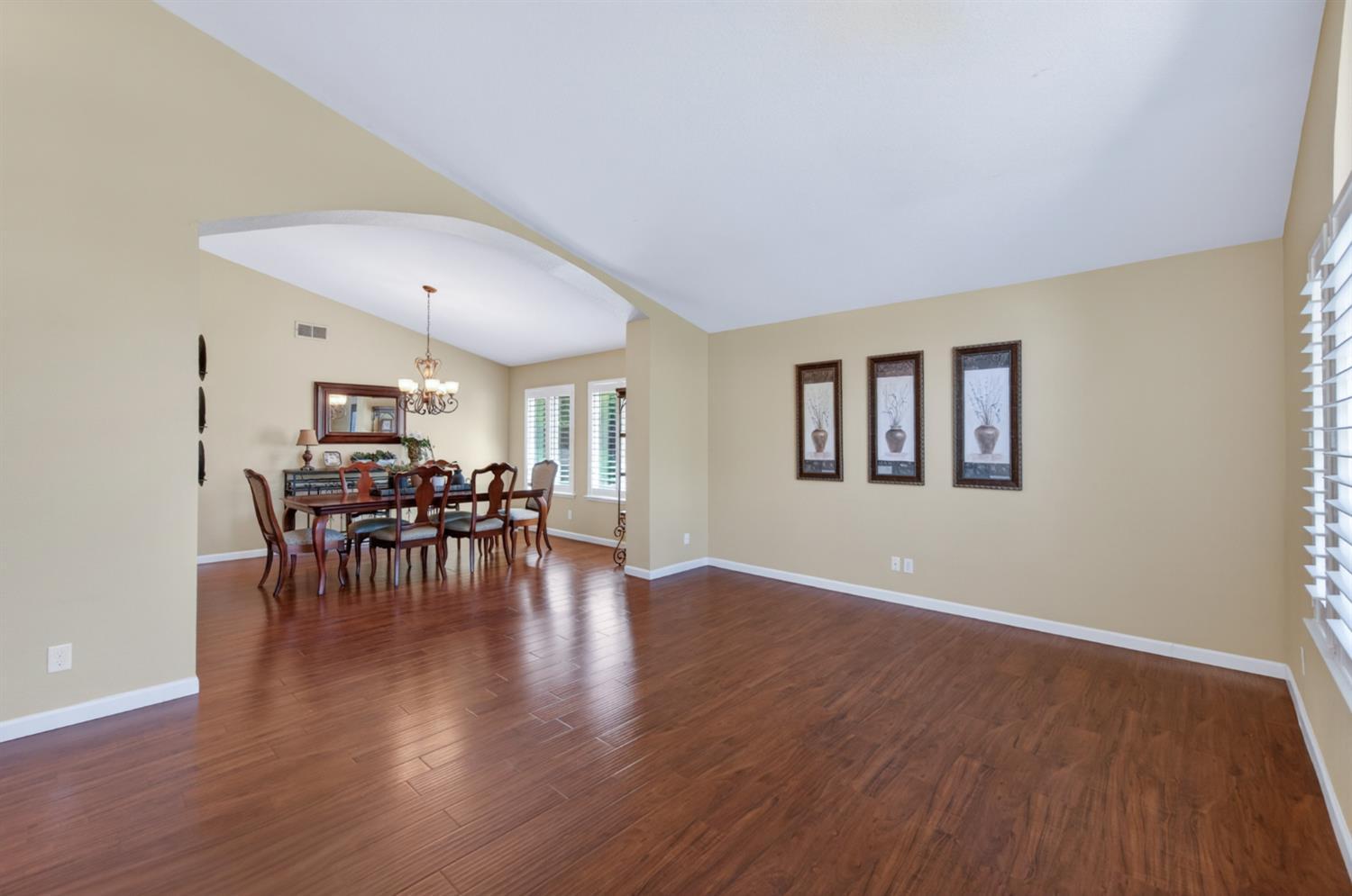 Madera, California, 93637, United States, 3 Bedrooms Bedrooms, ,3 BathroomsBathrooms,Residential,For Sale,2048519