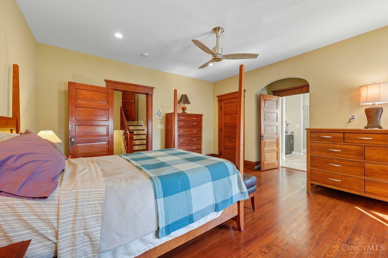 Norwood, Ohio, 45212, United States, 5 Bedrooms Bedrooms, ,5 BathroomsBathrooms,Residential,For Sale,1948609