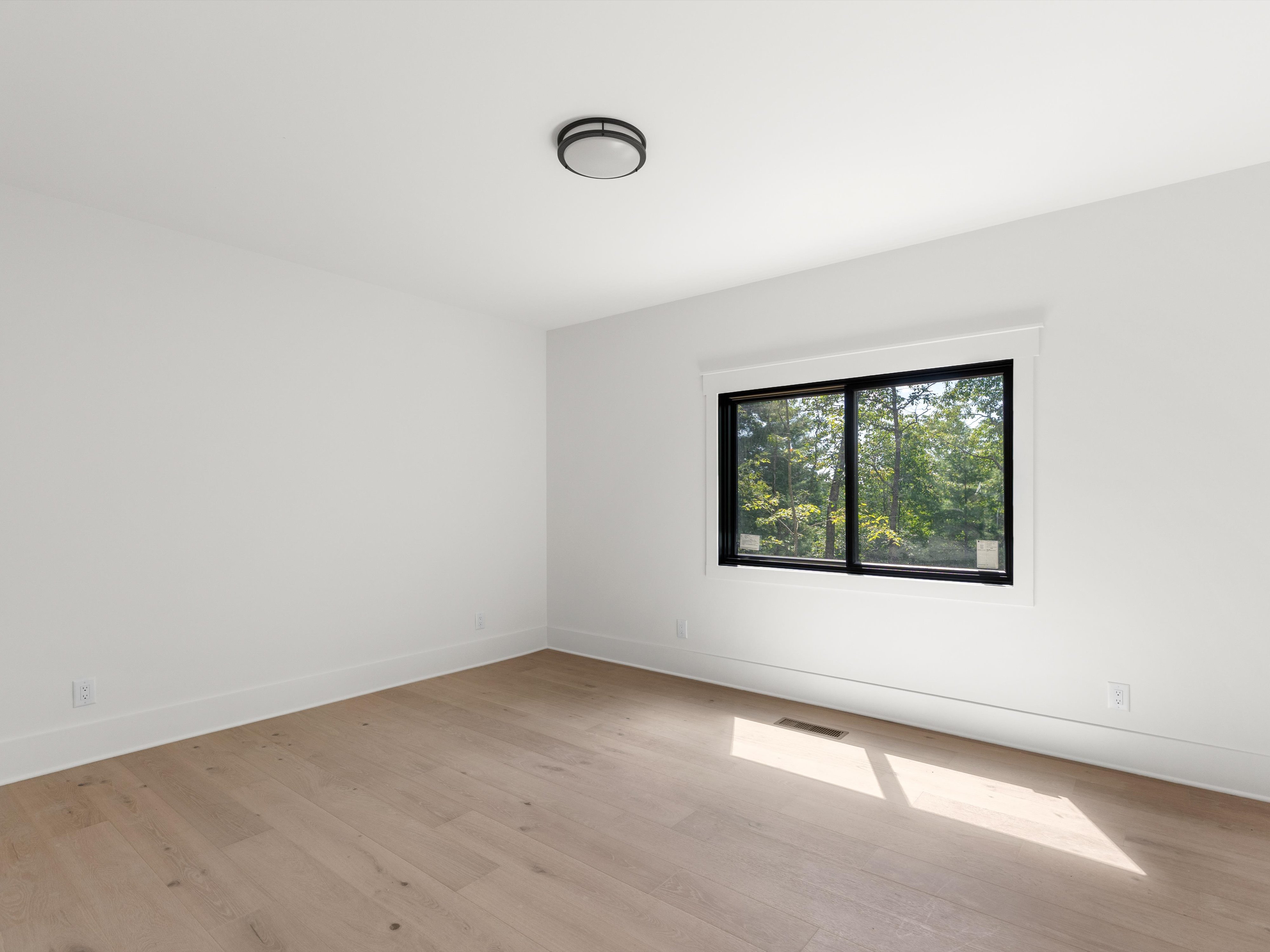  New Construction in Holly Forest - 物件實景