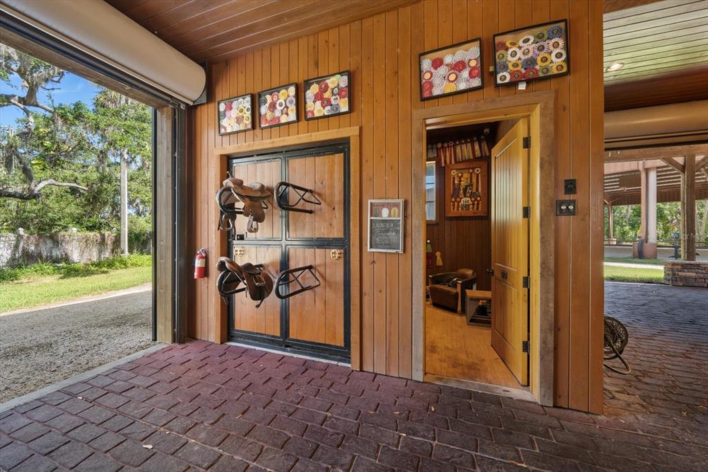 Largo, Florida, 33774, United States, 5 Bedrooms Bedrooms, ,7 BathroomsBathrooms,Residential,For Sale,1876225