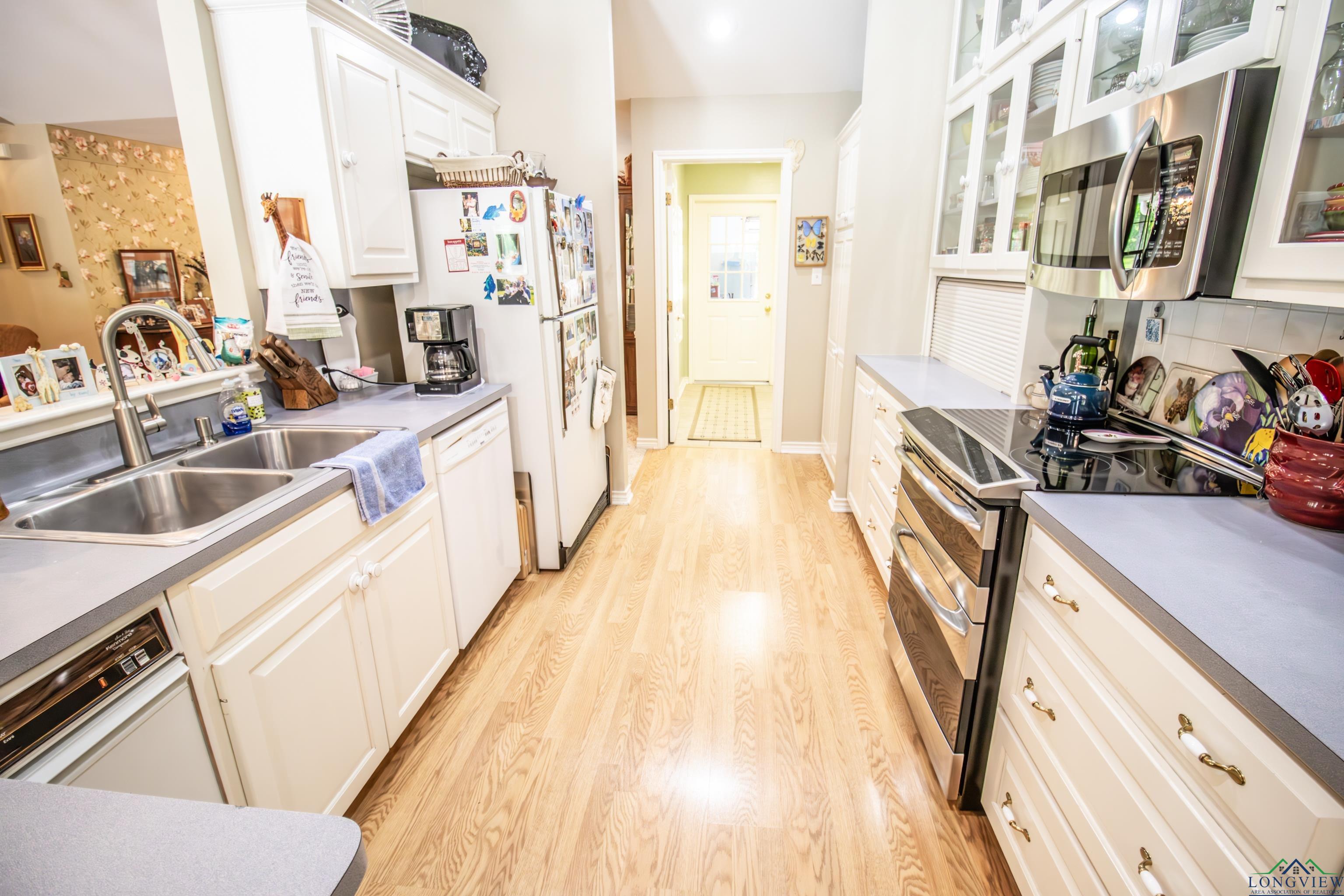 Karnack, Texas, 75661, United States, 4 Bedrooms Bedrooms, ,2 BathroomsBathrooms,Residential,For Sale,1979700