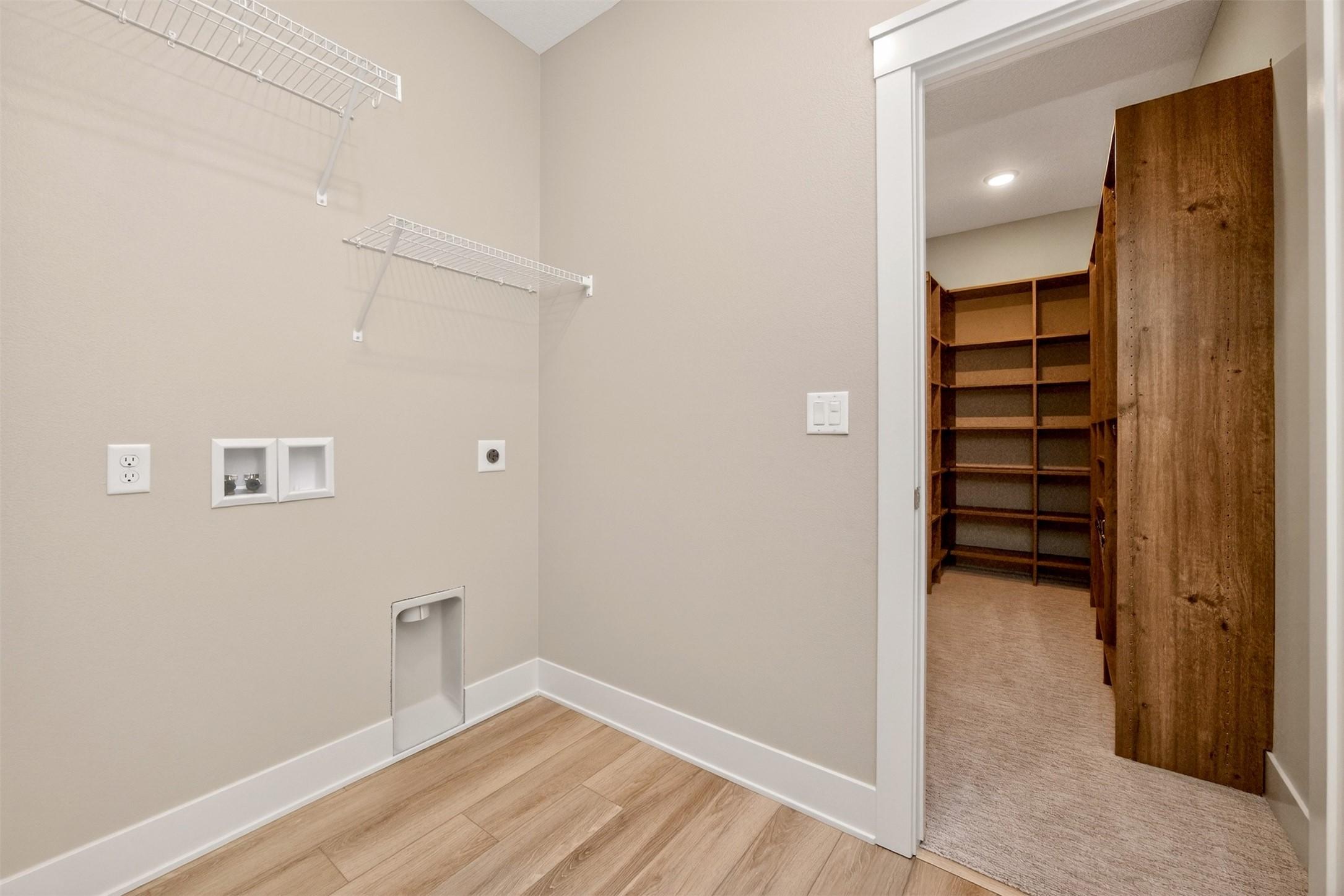 Huxley, Iowa, 50124, United States, 5 Bedrooms Bedrooms, ,3 BathroomsBathrooms,Residential,For Sale,2010436