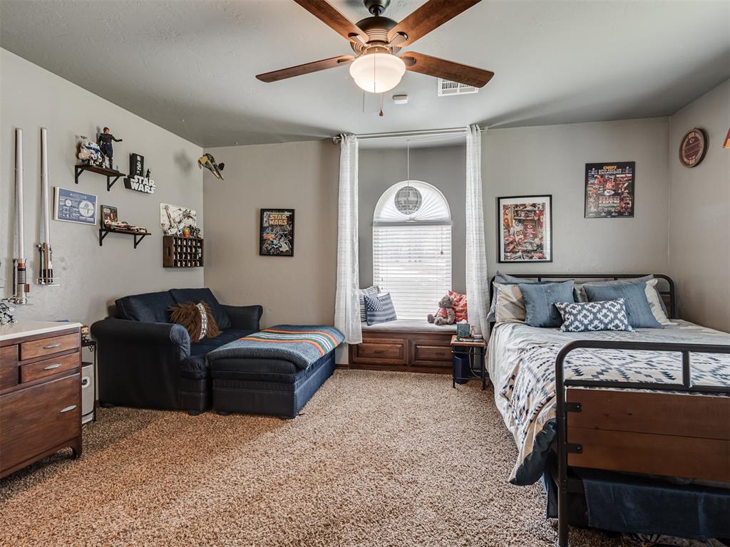 Jones, Oklahoma, 73049, United States, 4 Bedrooms Bedrooms, ,5 BathroomsBathrooms,Residential,For Sale,1987099