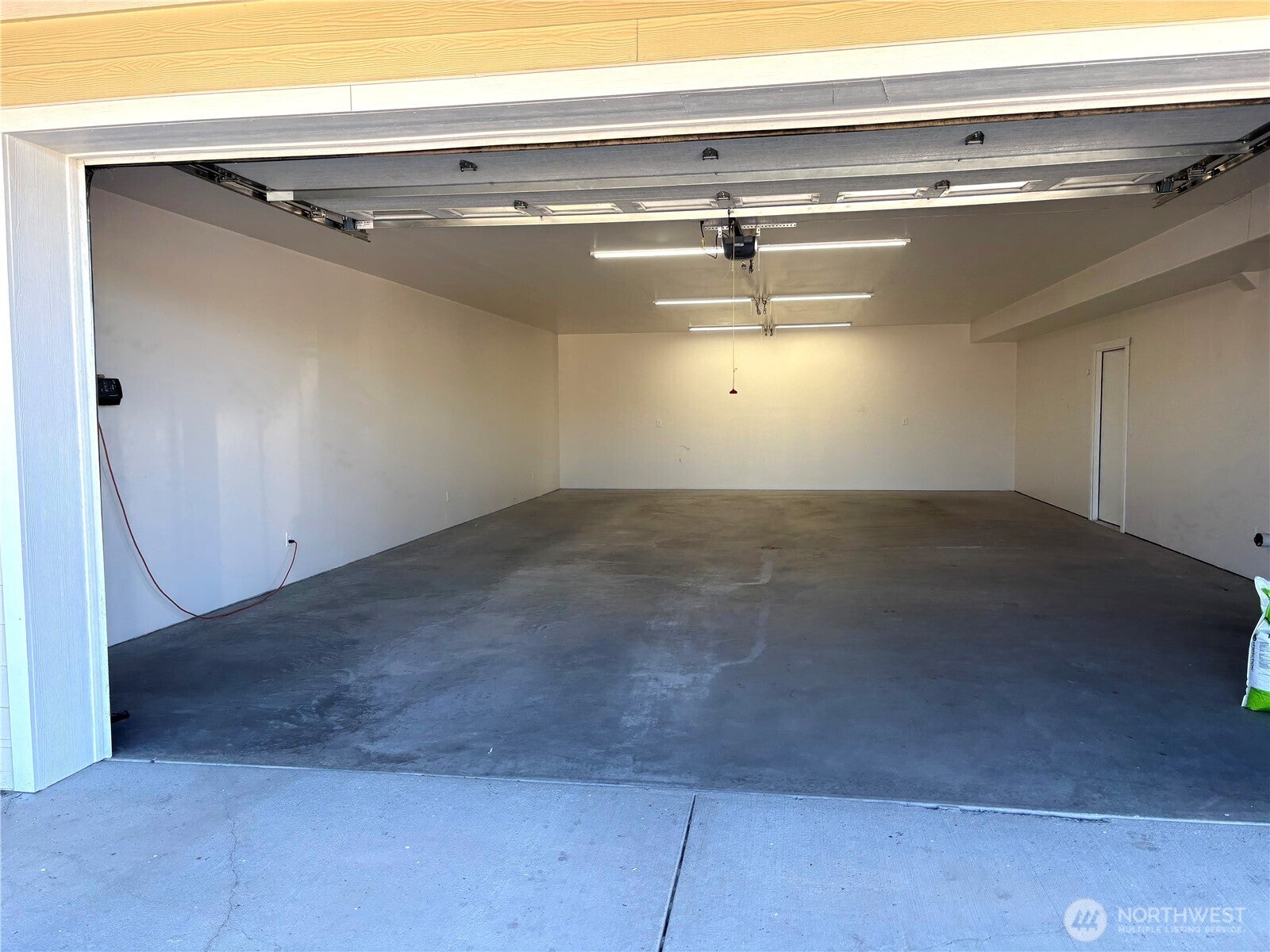 Tonasket, Washington, 98855, United States, 3 Bedrooms Bedrooms, ,2 BathroomsBathrooms,Residential,For Sale,2002069